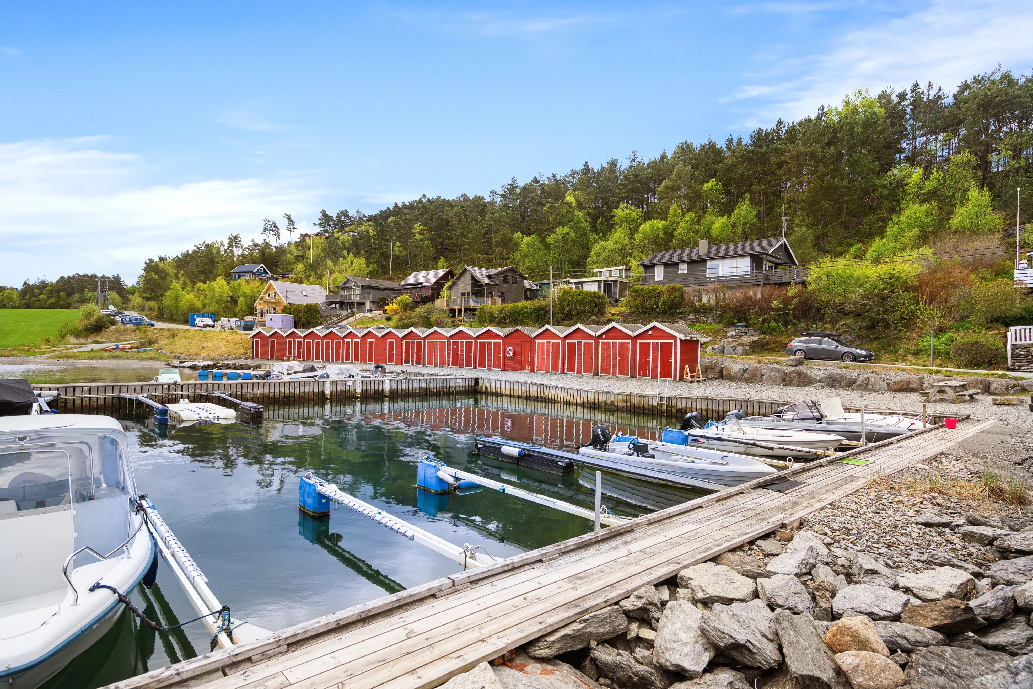 1950s Idse Cabin with Terrace Views Over Fjord and Easy Stavanger Access - View image 30 of 34