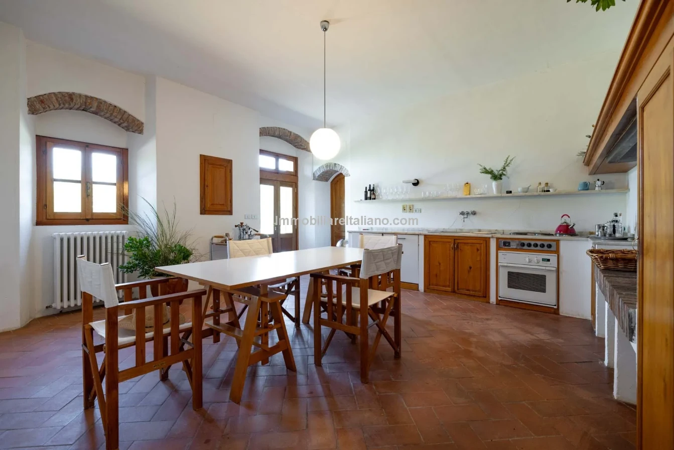 Spacious 5-Bedroom Farmhouse with Dual Living in Bucine, Tuscany - View image 42 of 50