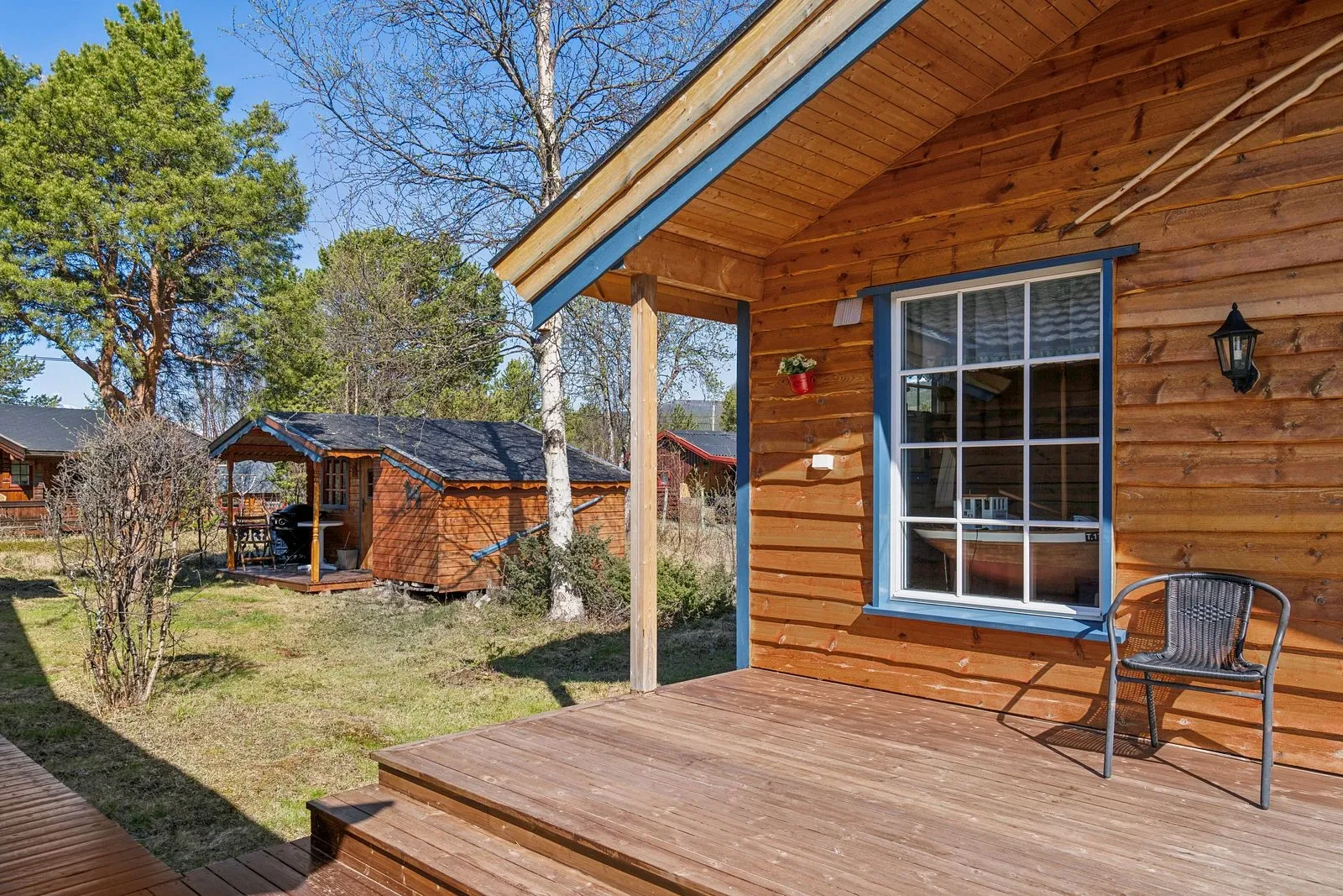 1990s 4-Bedroom House in Skibotn with Expansive Terrace and Parking - View image 16 of 25