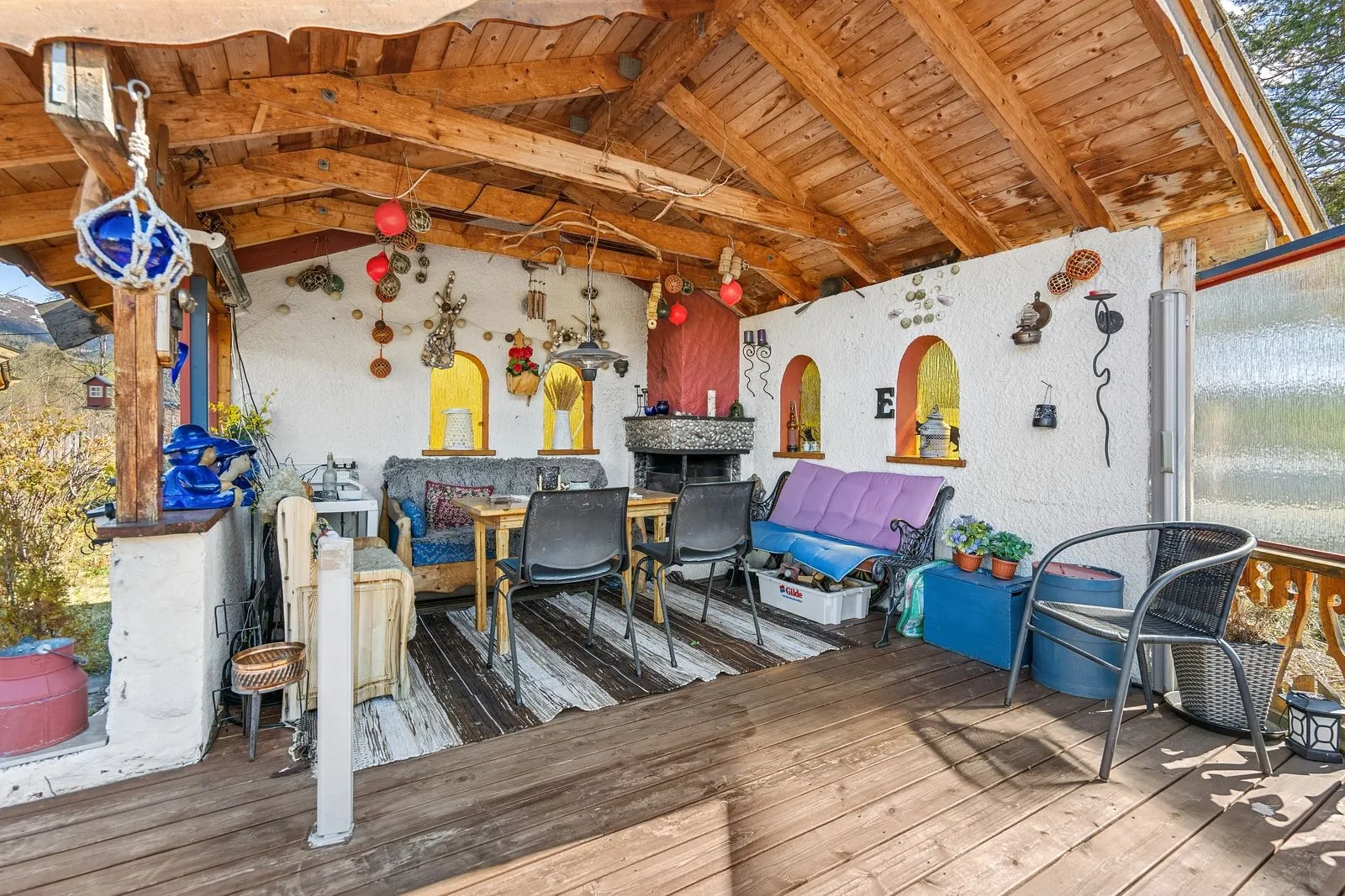 1990s 4-Bedroom House in Skibotn with Expansive Terrace and Parking - View image 23 of 25