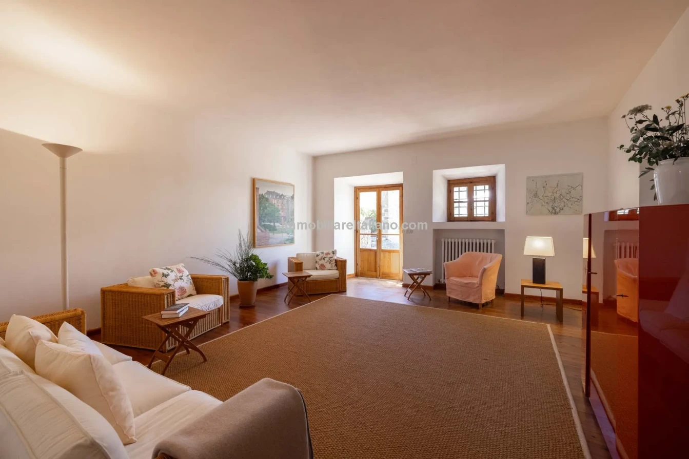 Spacious 5-Bedroom Farmhouse with Dual Living in Bucine, Tuscany - View image 46 of 50
