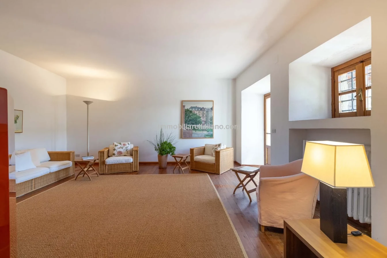 Spacious 5-Bedroom Farmhouse with Dual Living in Bucine, Tuscany - View image 48 of 50