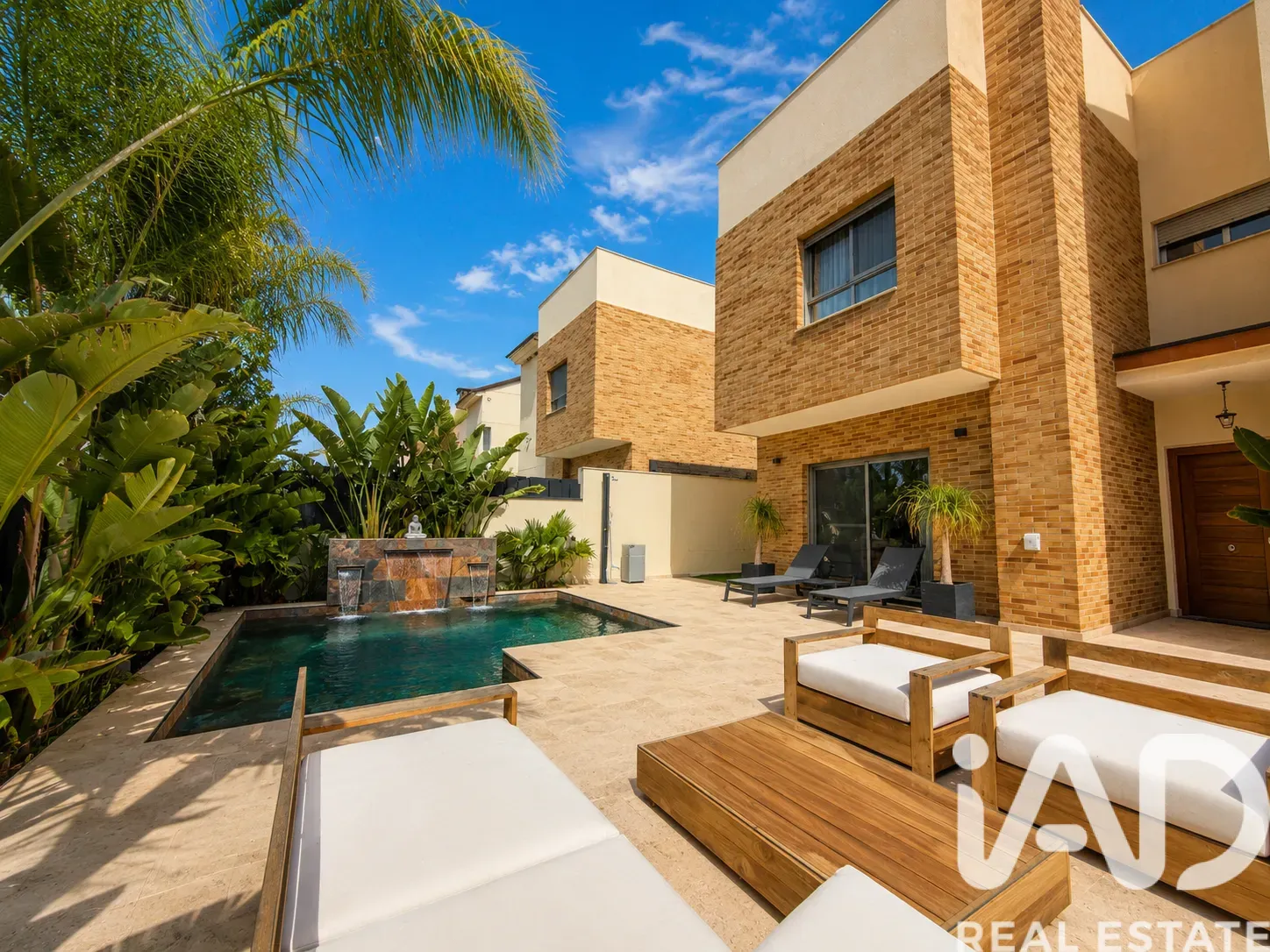 Spacious 5-Bedroom Family House with Pool in La Alcayna, Murcia - Image 1