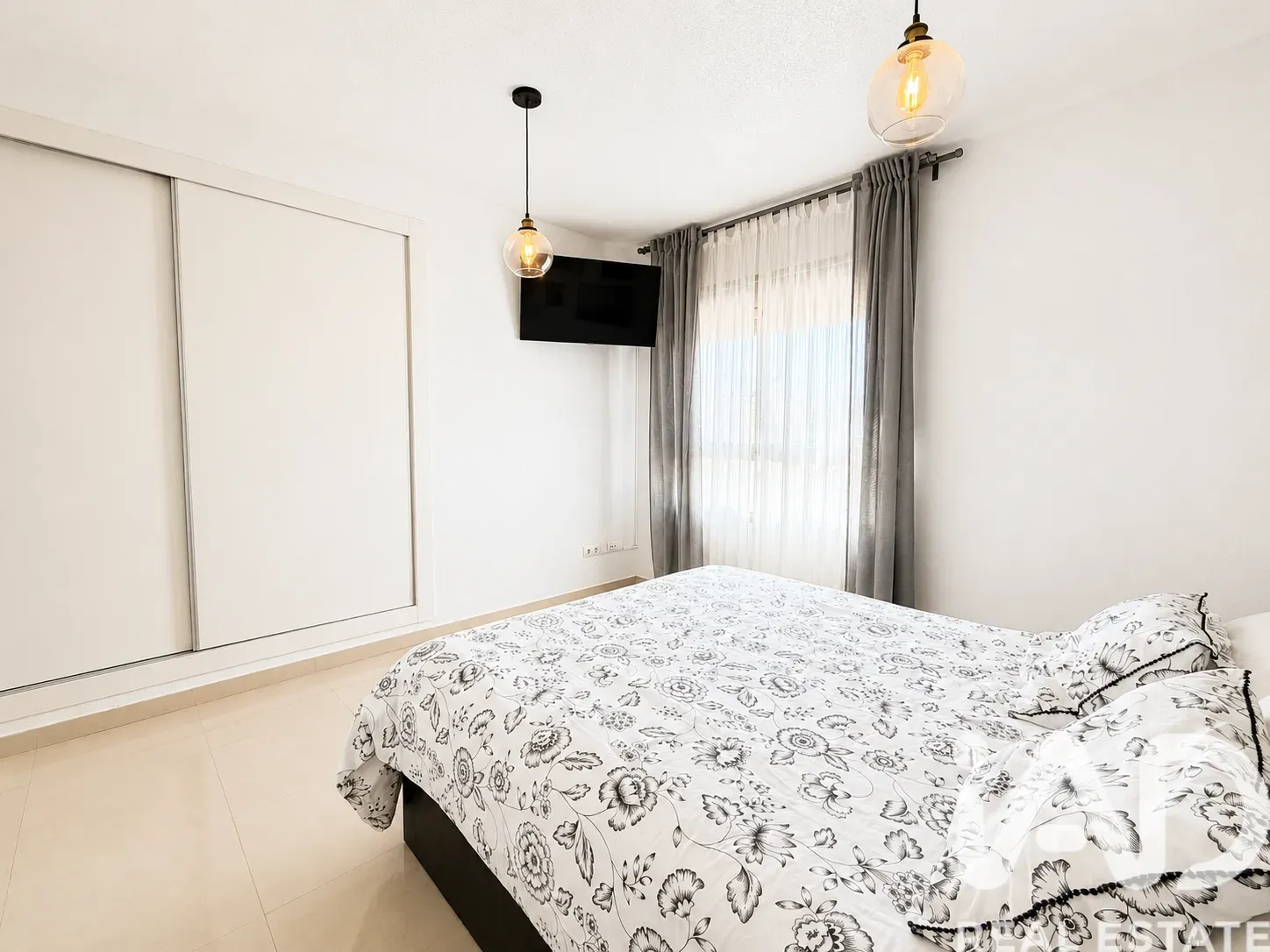 Spacious 5-Bedroom Family House with Pool in La Alcayna, Murcia - View image 19 of 38