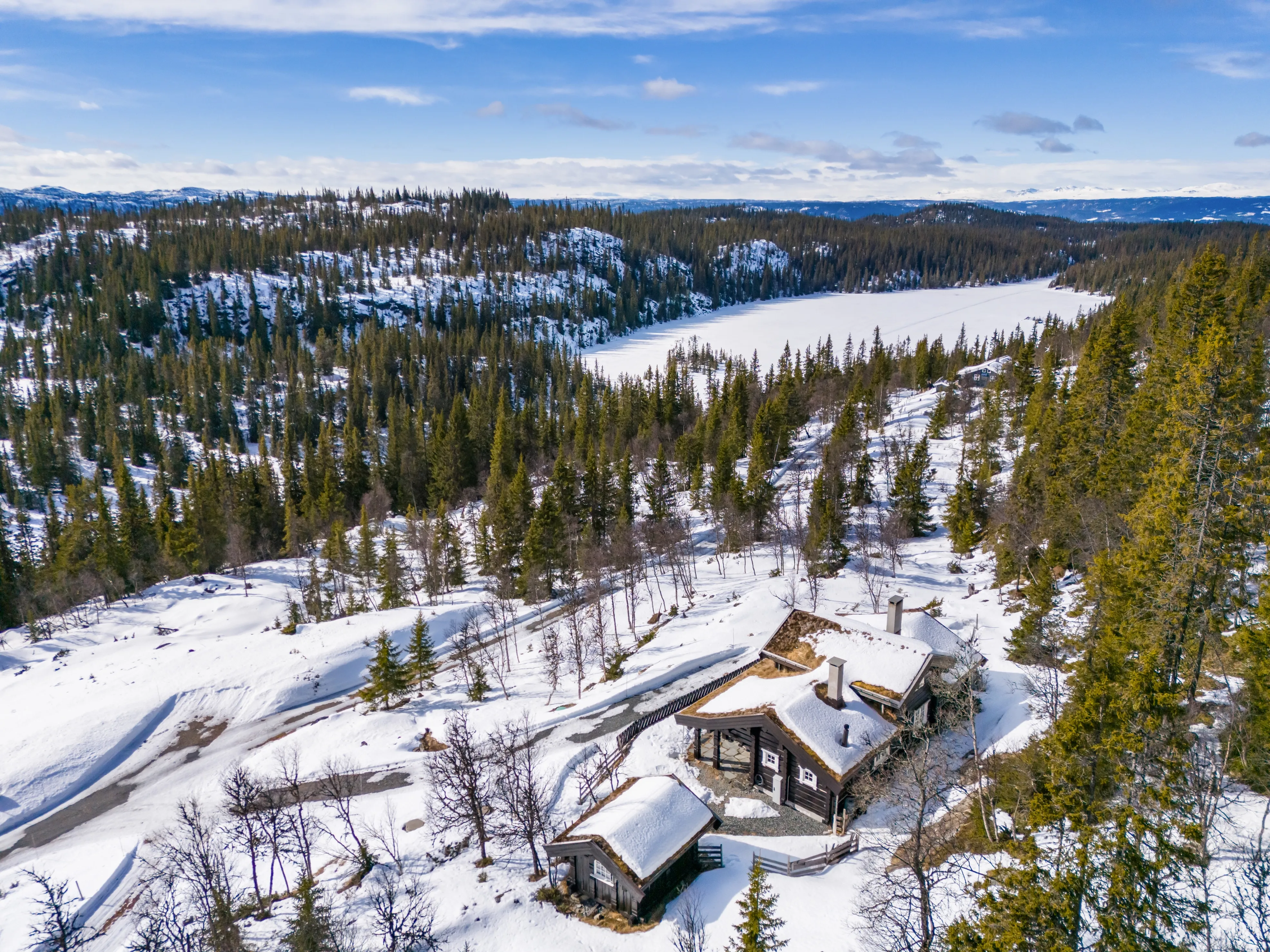 5 makuuhuoneen mökki Liemarkassa, josta avautuu upeat näkymät ja jossa on modernit mukavuudet - Image 4