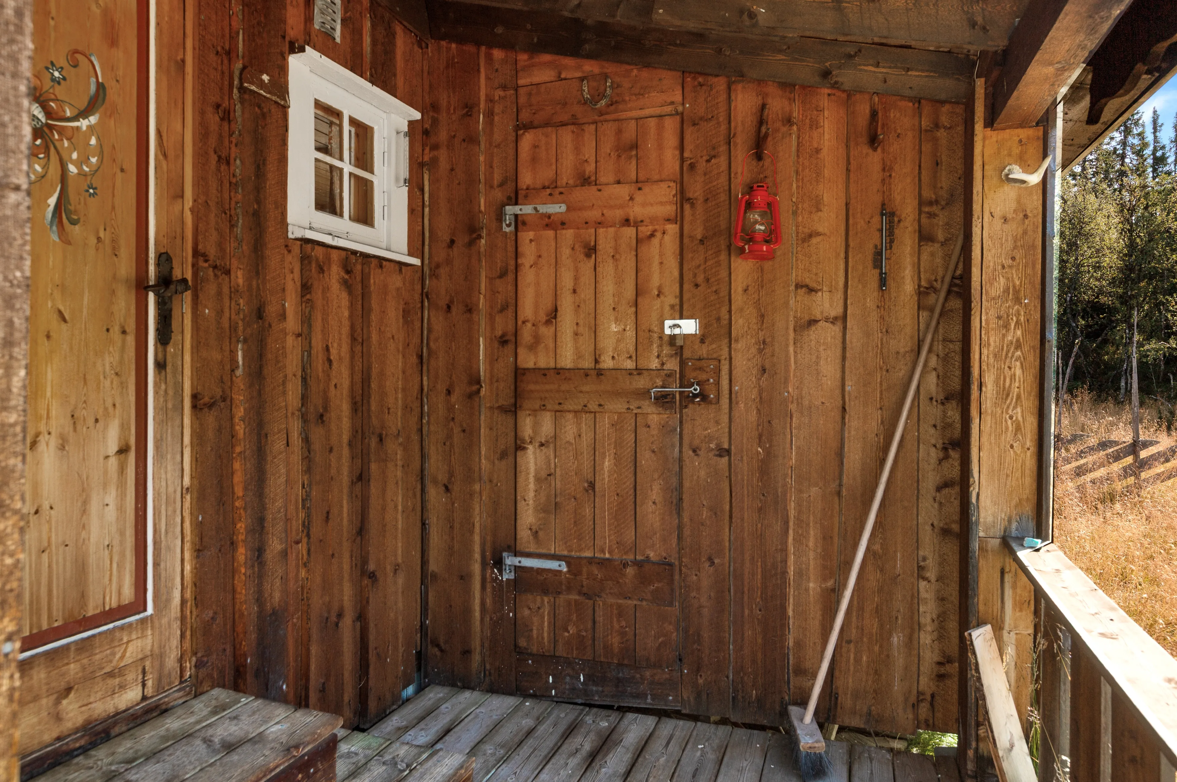 Rustic 1960s Cabin in Ulnes with Expansive Woodland Surroundings - Image 3