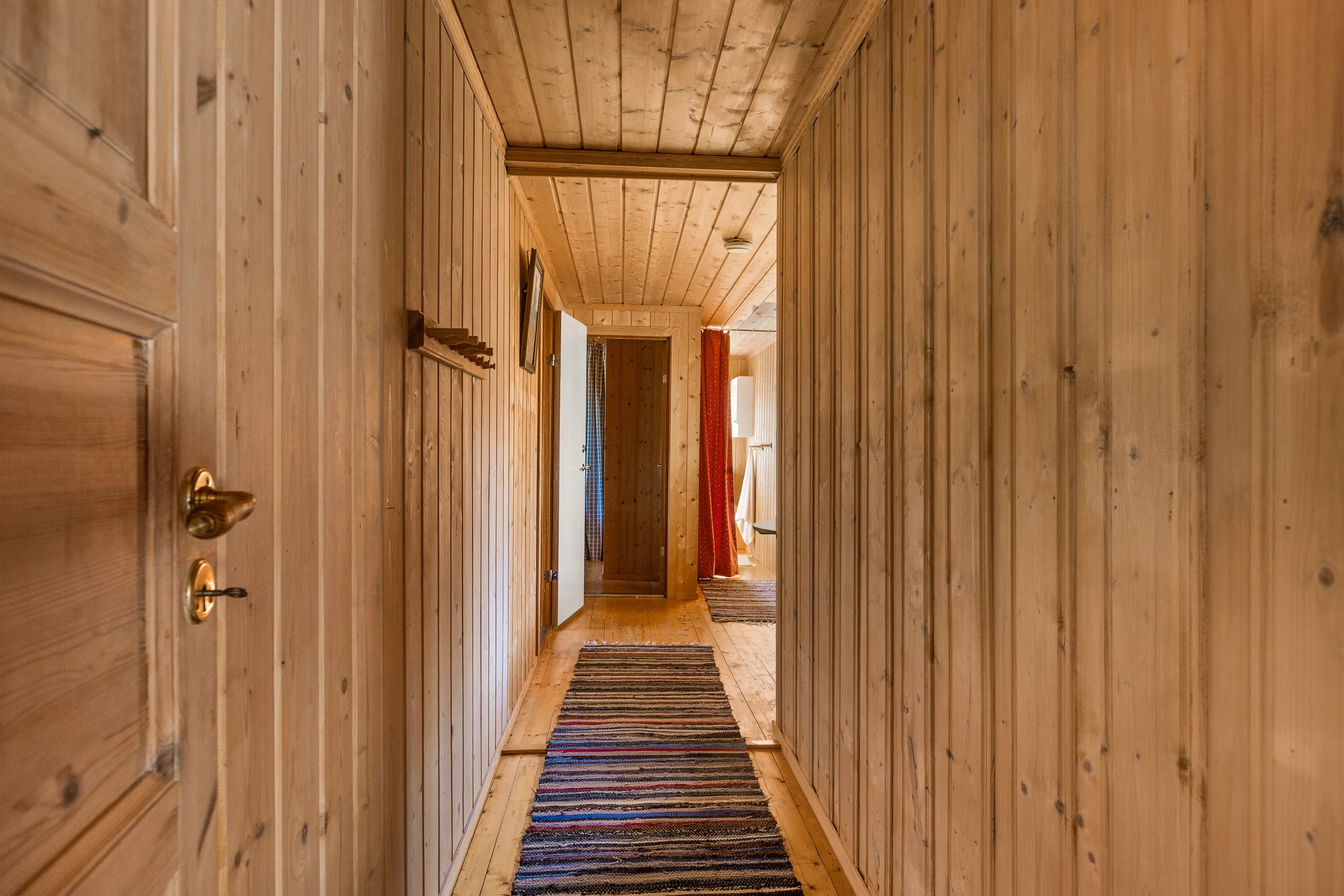 Rustic 1960s Cabin in Ulnes with Expansive Woodland Surroundings - Image 4