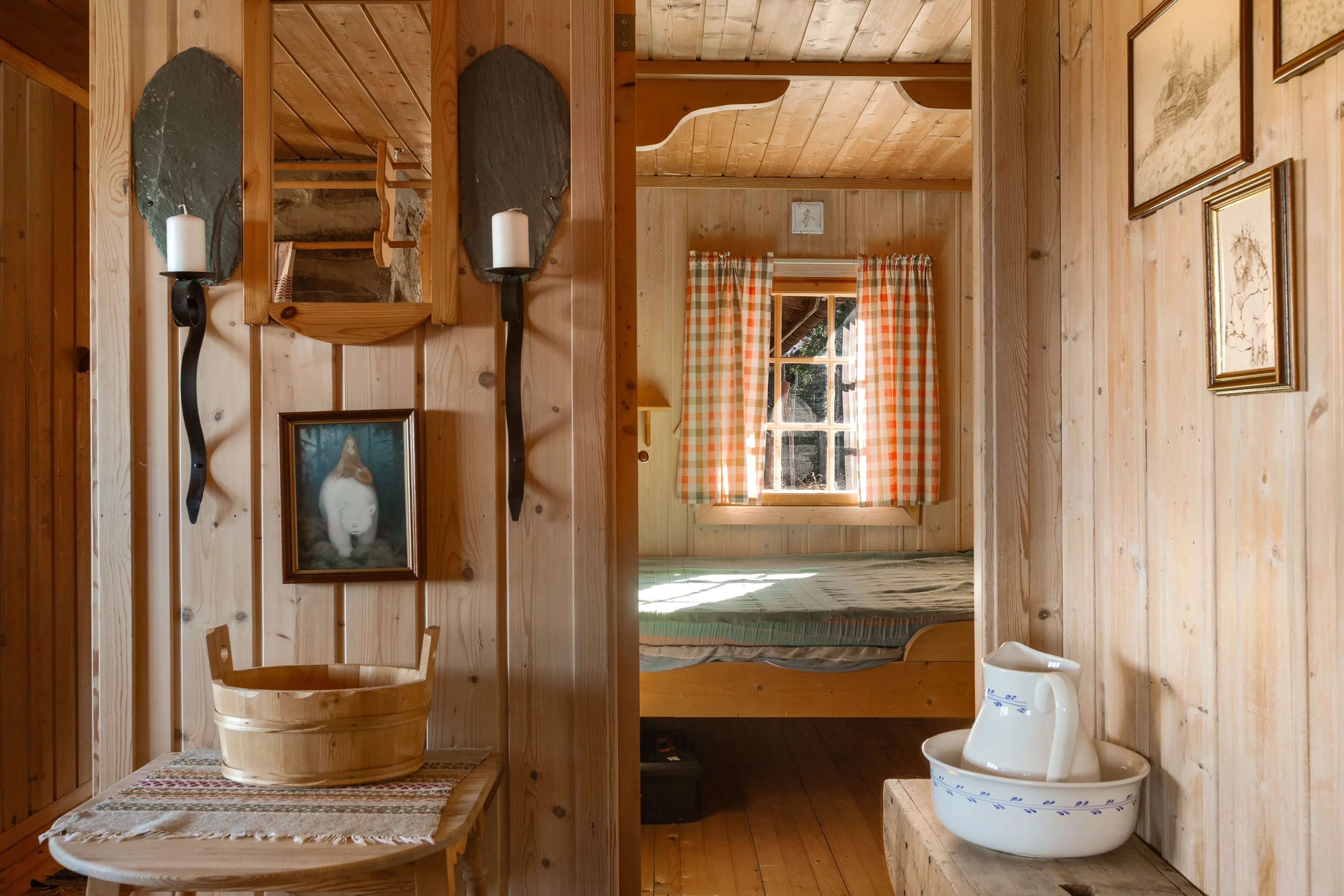 Rustic 1960s Cabin in Ulnes with Expansive Woodland Surroundings - Image 5