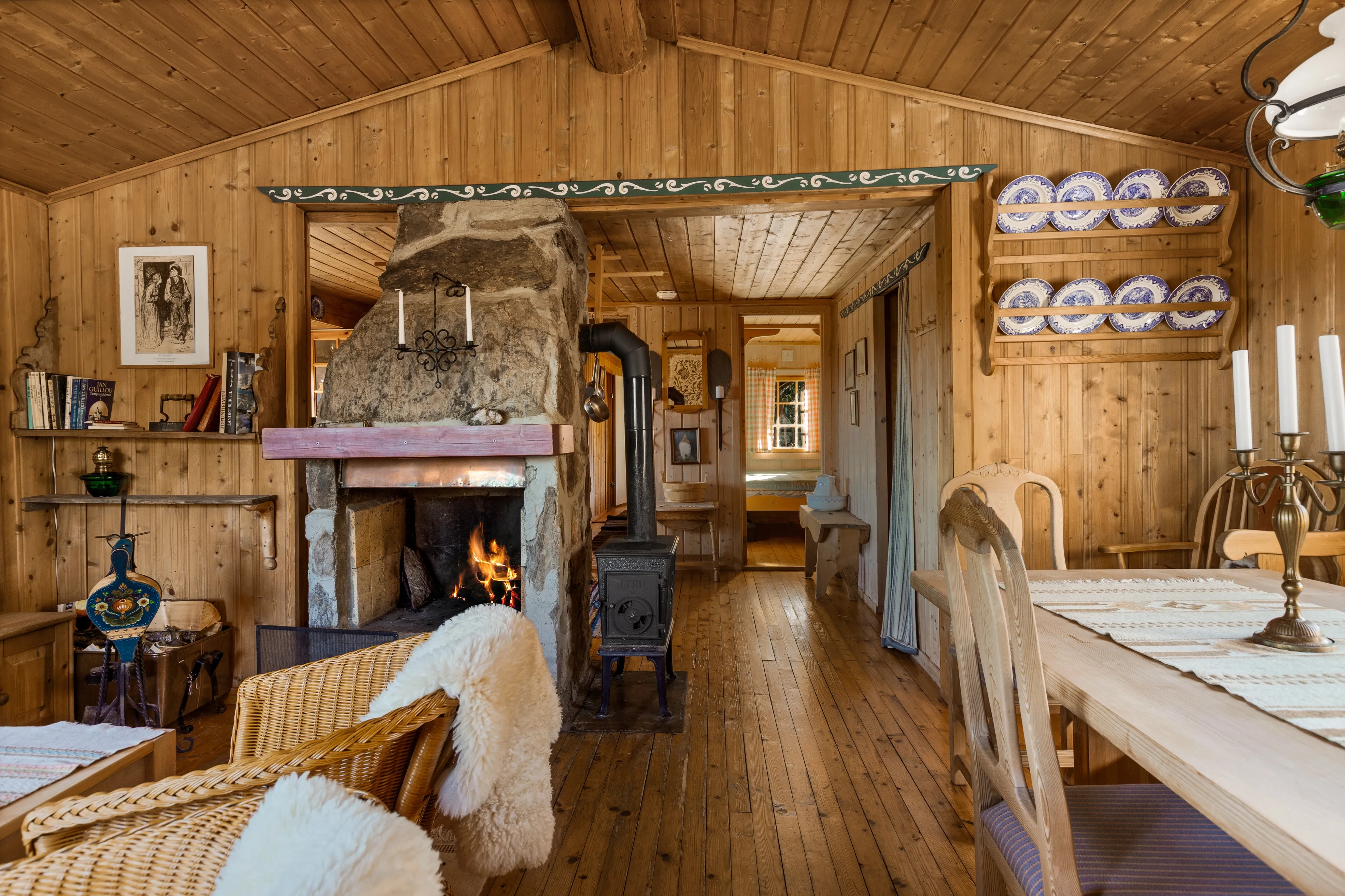 Rustic 1960s Cabin in Ulnes with Expansive Woodland Surroundings - View image 7 of 24