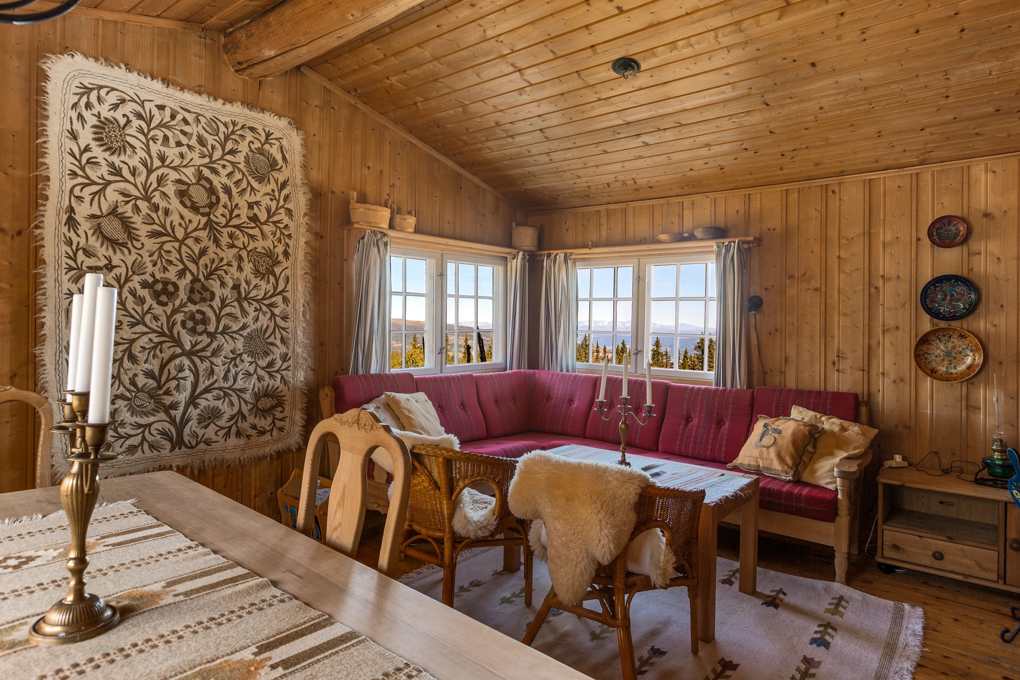 Rustic 1960s Cabin in Ulnes with Expansive Woodland Surroundings - View image 8 of 24