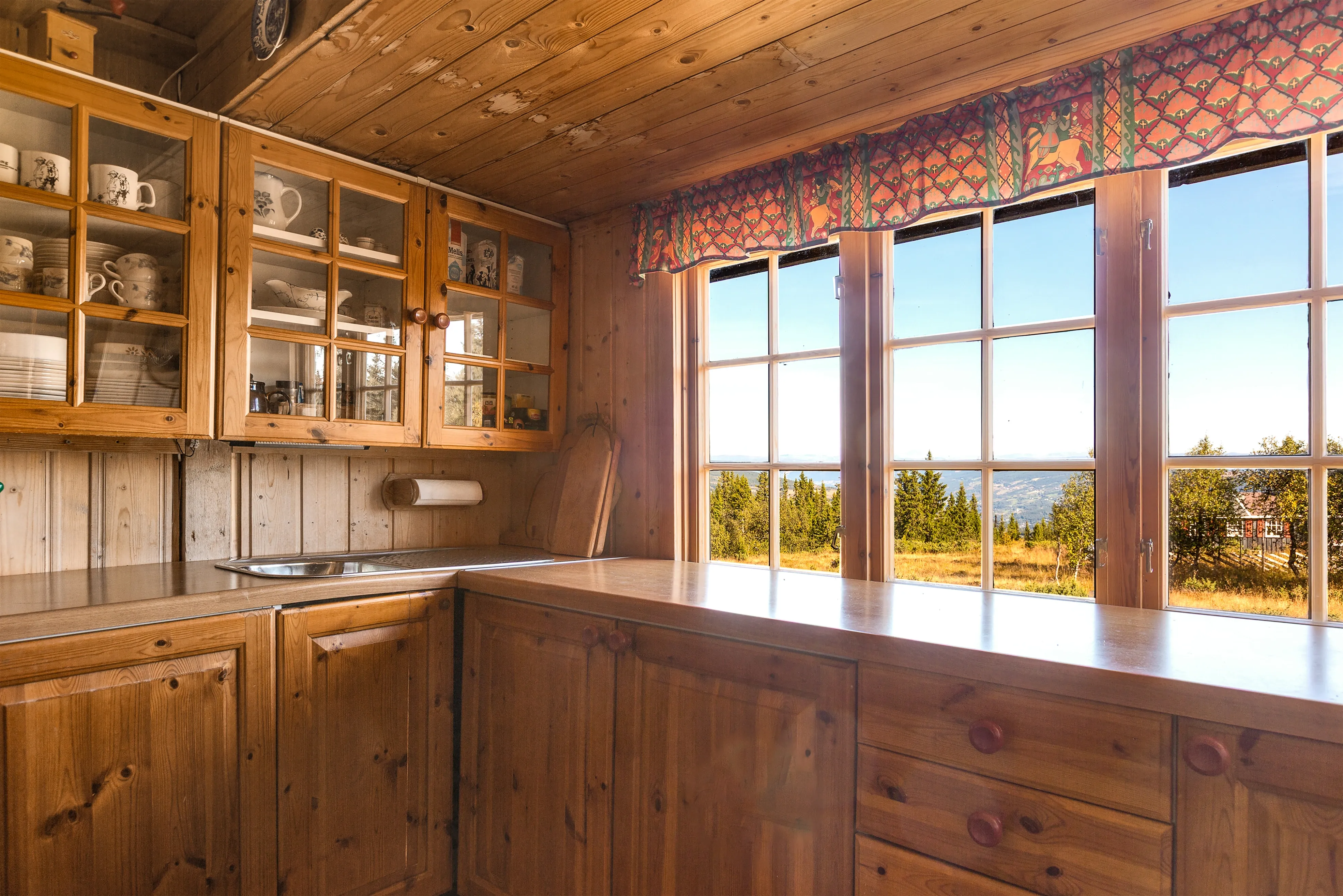 Rustic 1960s Cabin in Ulnes with Expansive Woodland Surroundings - View image 10 of 24