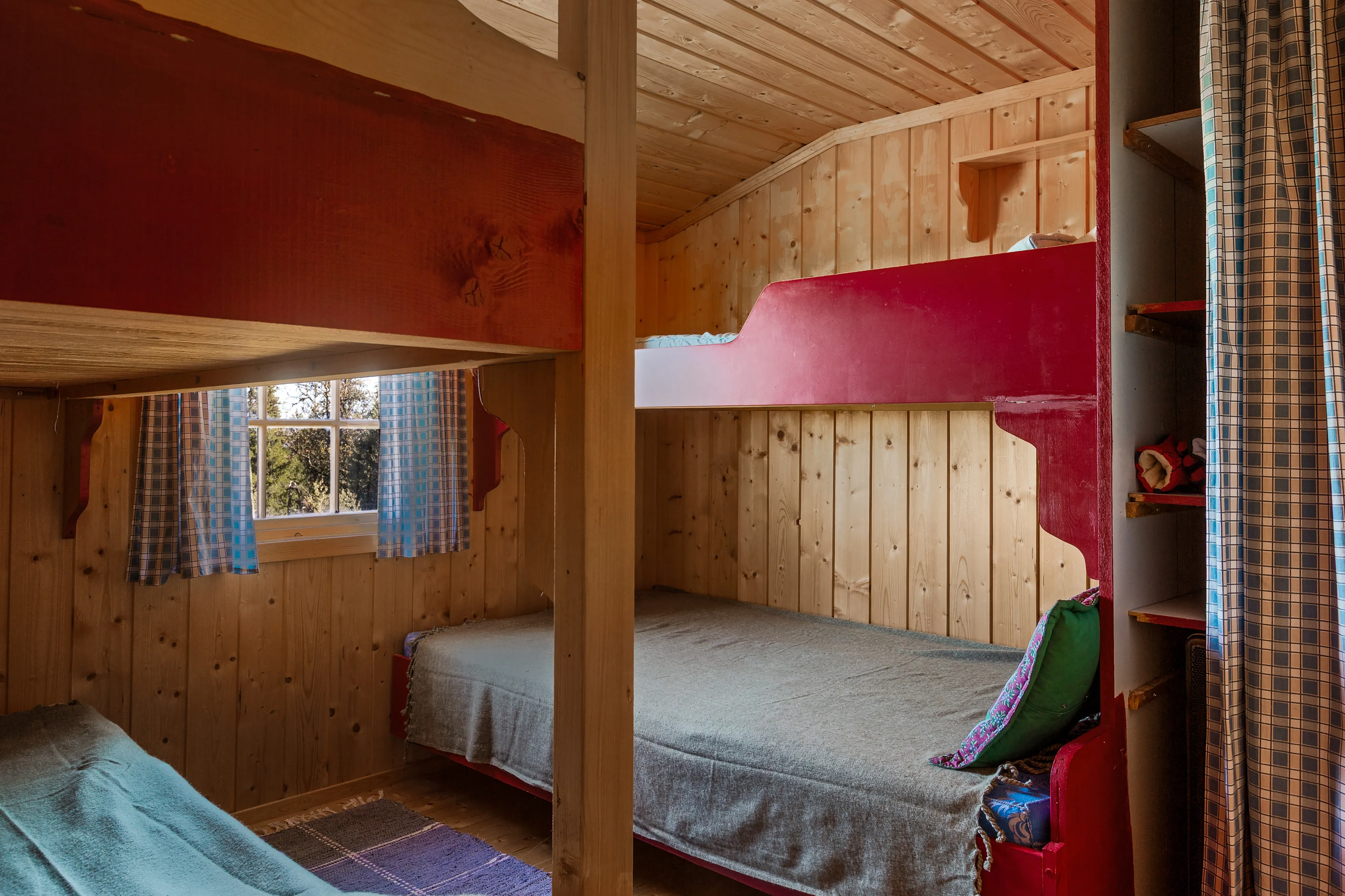 Rustic 1960s Cabin in Ulnes with Expansive Woodland Surroundings - View image 14 of 24