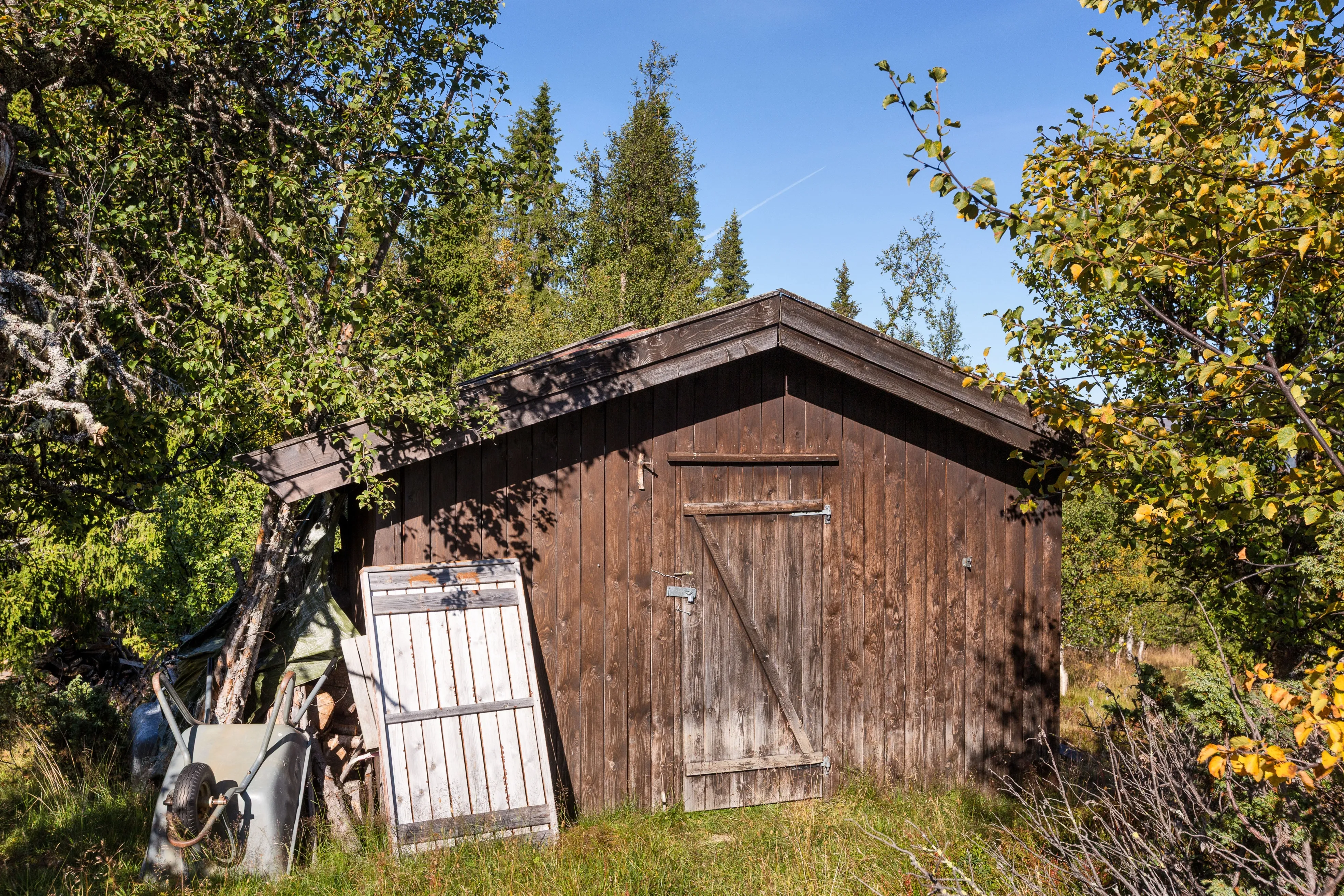Rustic 1960s Cabin in Ulnes with Expansive Woodland Surroundings - View image 17 of 24