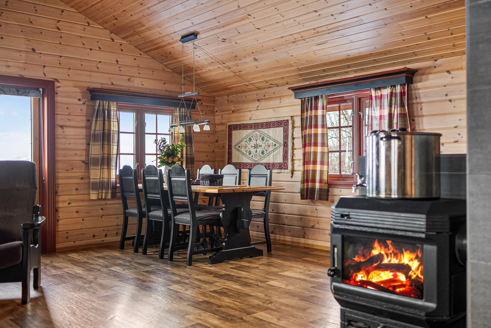 Contemporary 3-Bedroom Cabin with Expansive Terrace in Rana, Norway - Image 2