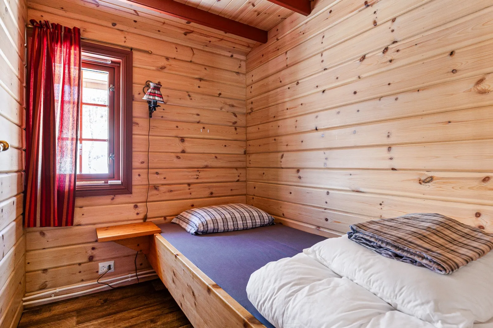 Contemporary 3-Bedroom Cabin with Expansive Terrace in Rana, Norway - View image 13 of 26