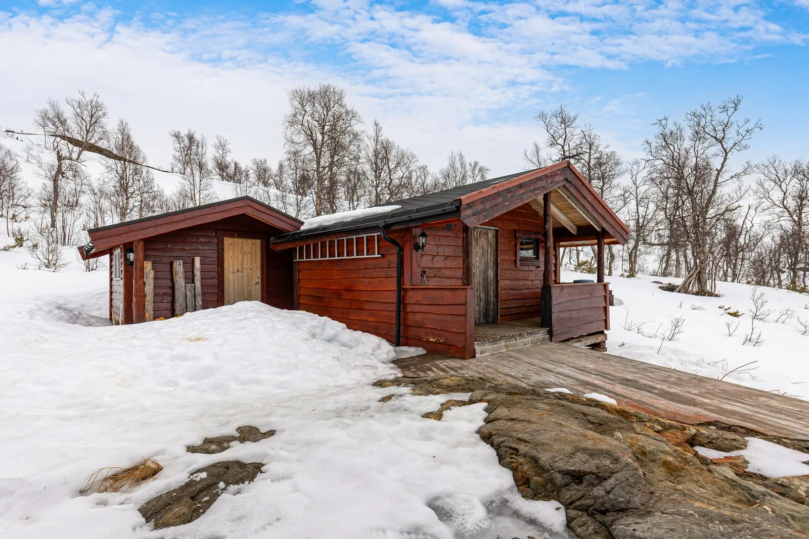 Contemporary 3-Bedroom Cabin with Expansive Terrace in Rana, Norway - View image 18 of 26