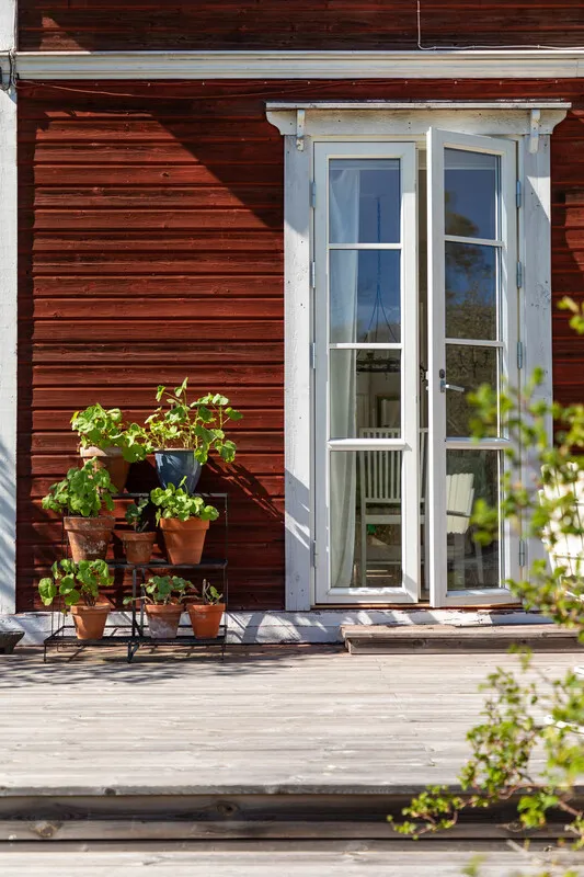 Early 20th Century Swedish House with Expansive Garden in Vettershaga - View image 10 of 56