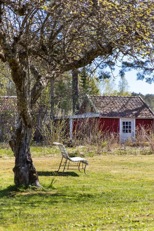 Early 20th Century Swedish House with Expansive Garden in Vettershaga - View image 13 of 56