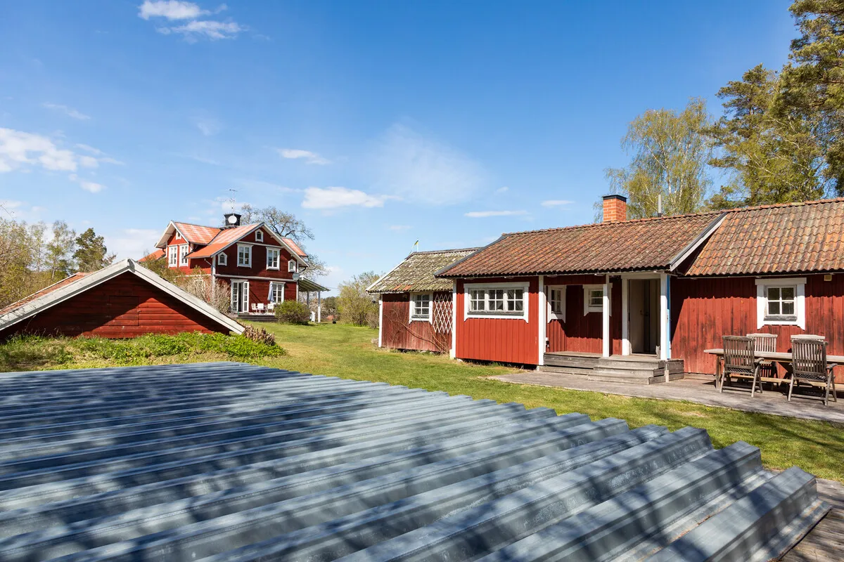 Early 20th Century Swedish House with Expansive Garden in Vettershaga - View image 43 of 56