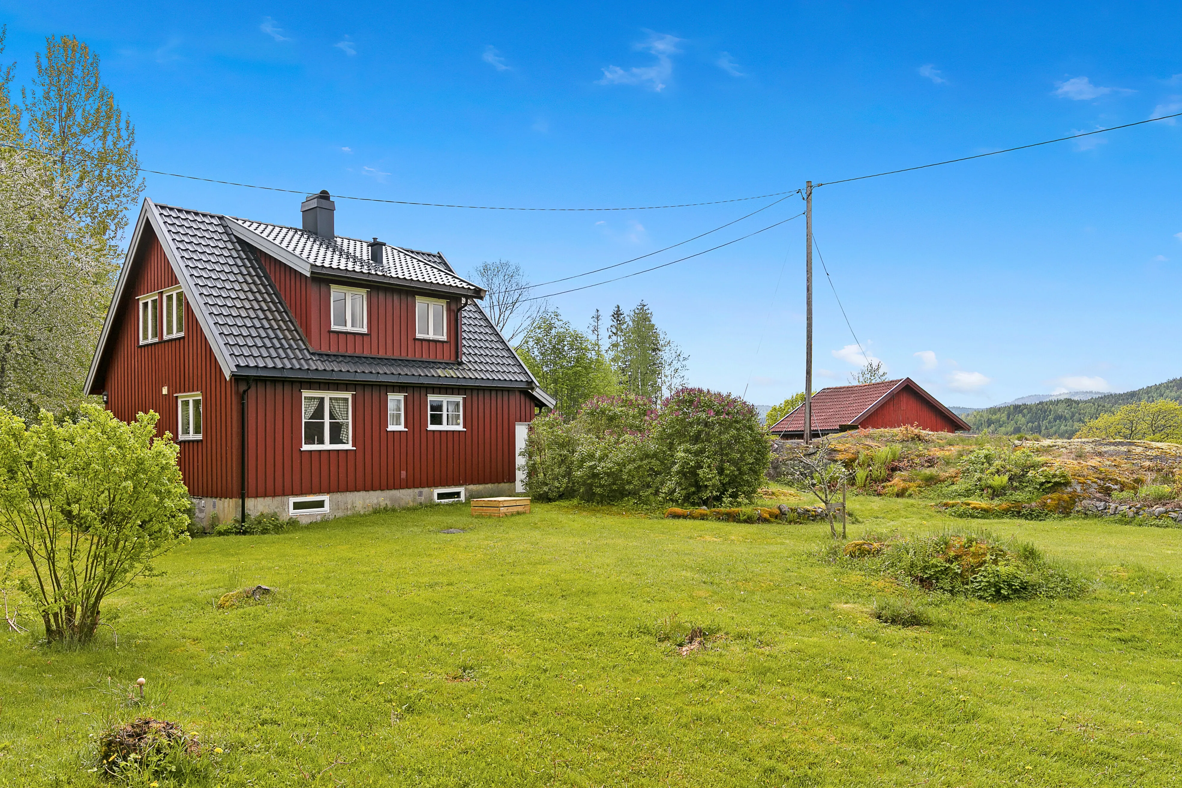 1950s Country House on Expansive Plot with Lake Access in Kvelde, Norway - View image 7 of 38