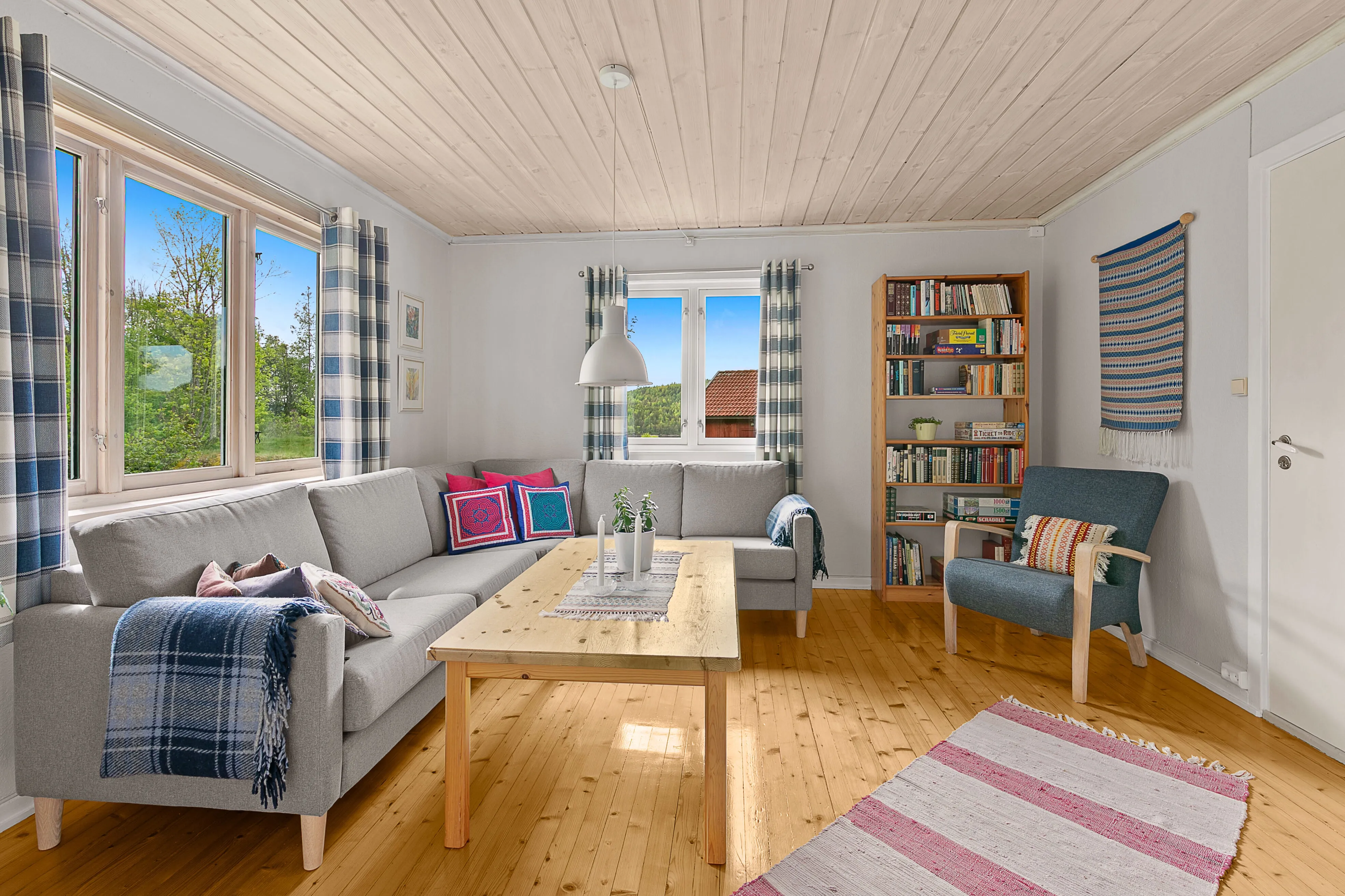 1950s Country House on Expansive Plot with Lake Access in Kvelde, Norway - View image 11 of 38