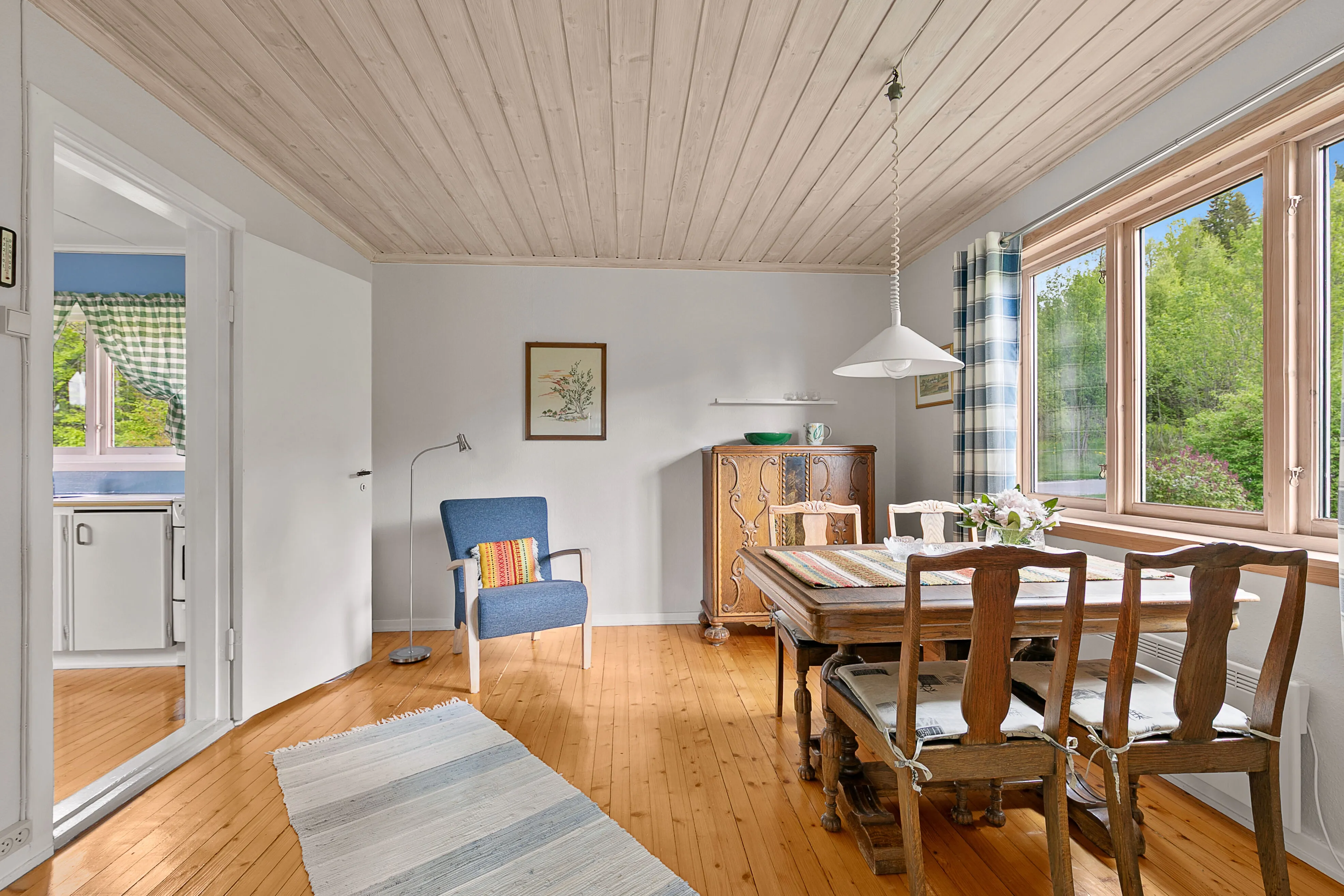 1950s Country House on Expansive Plot with Lake Access in Kvelde, Norway - View image 17 of 38
