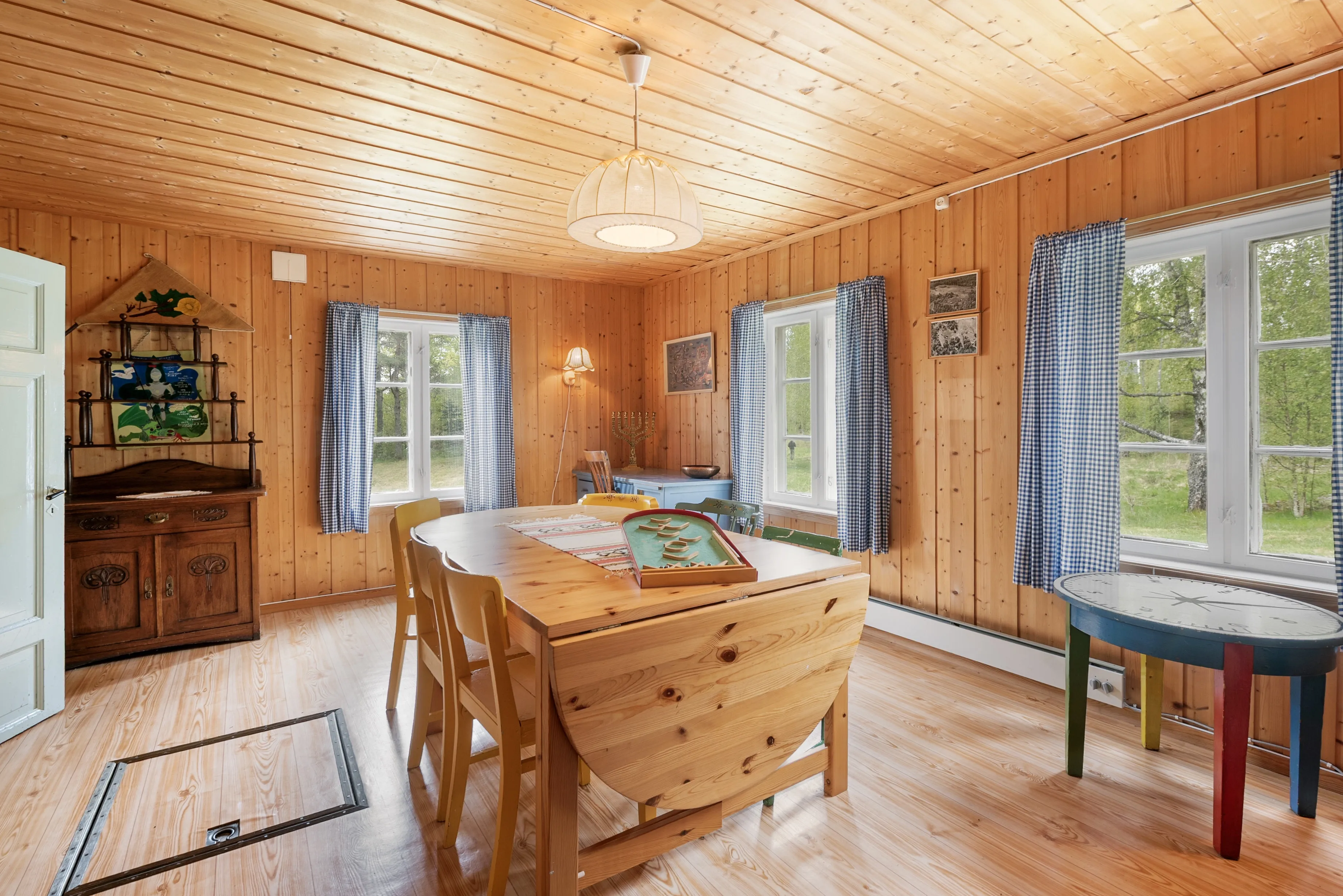 Historic 1900 Cabin in Sandefjord with Terrace and Expansive Woodland Lot - View image 9 of 33