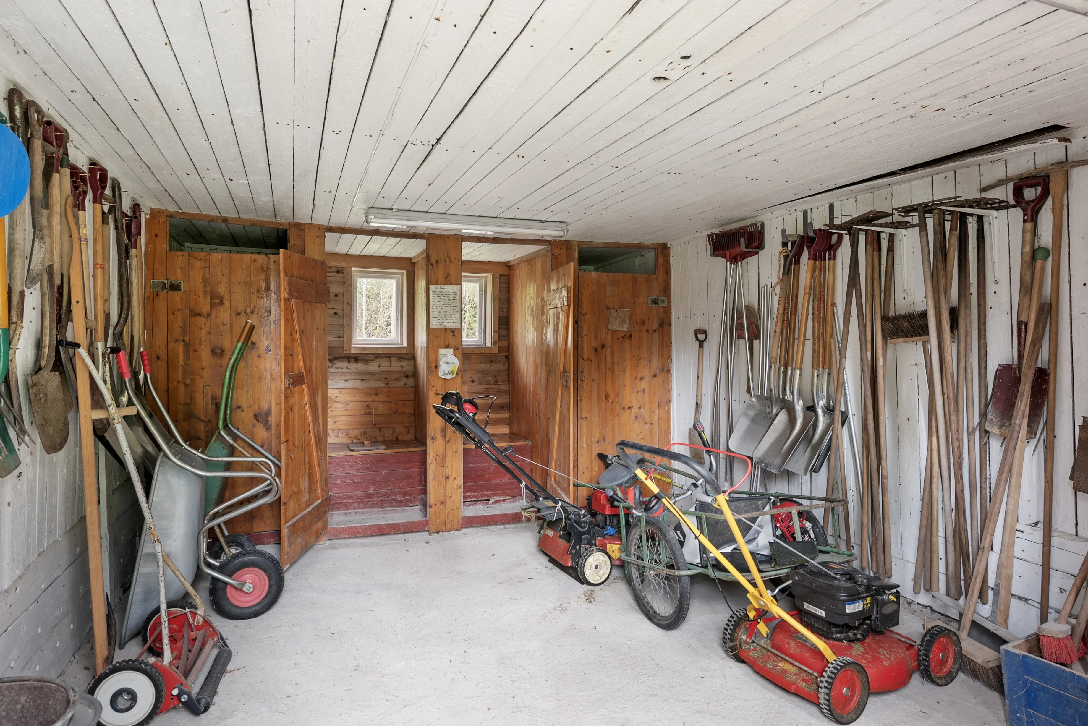 Historic 1900 Cabin in Sandefjord with Terrace and Expansive Woodland Lot - View image 25 of 33