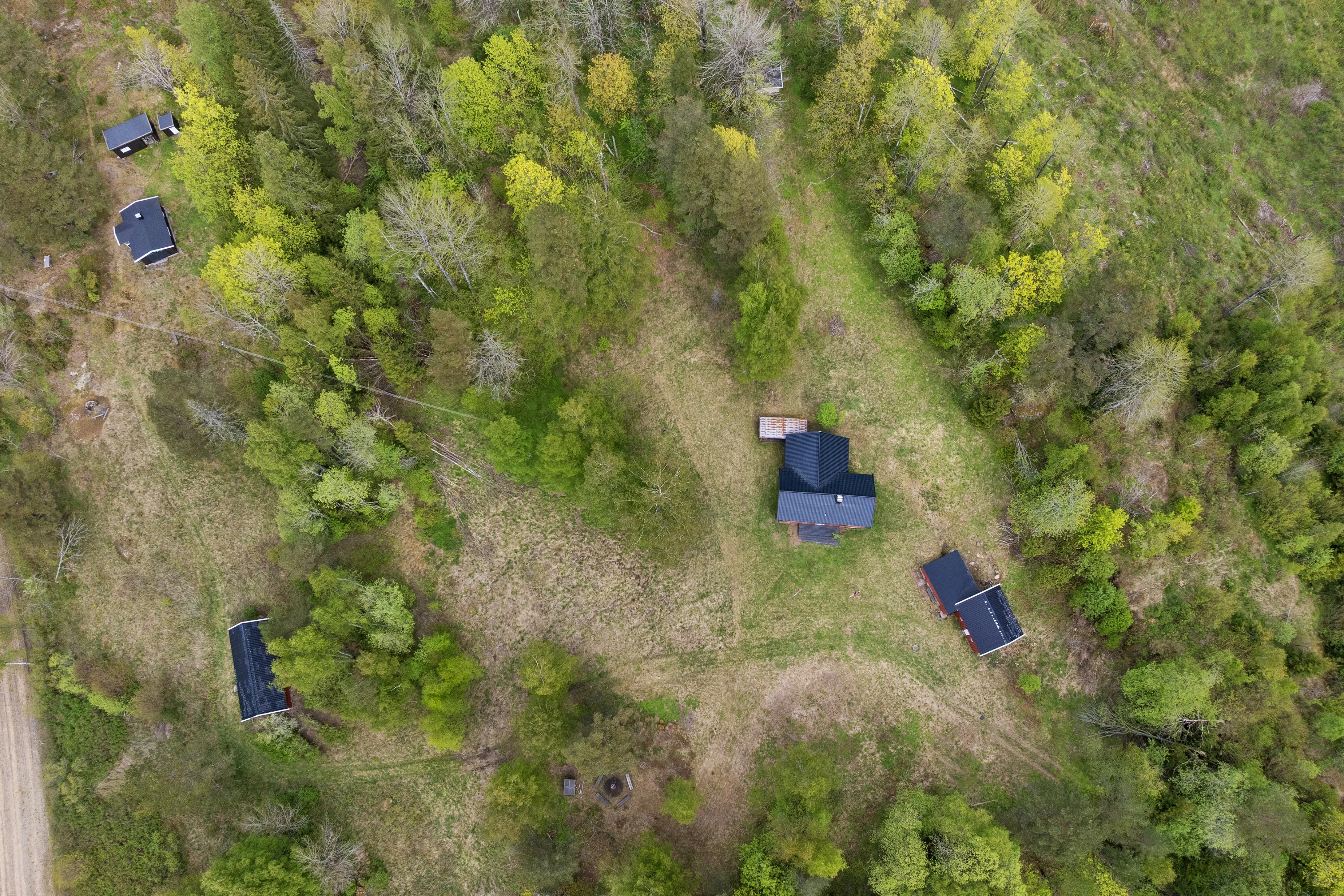 Historic 1900 Cabin in Sandefjord with Terrace and Expansive Woodland Lot - View image 29 of 33