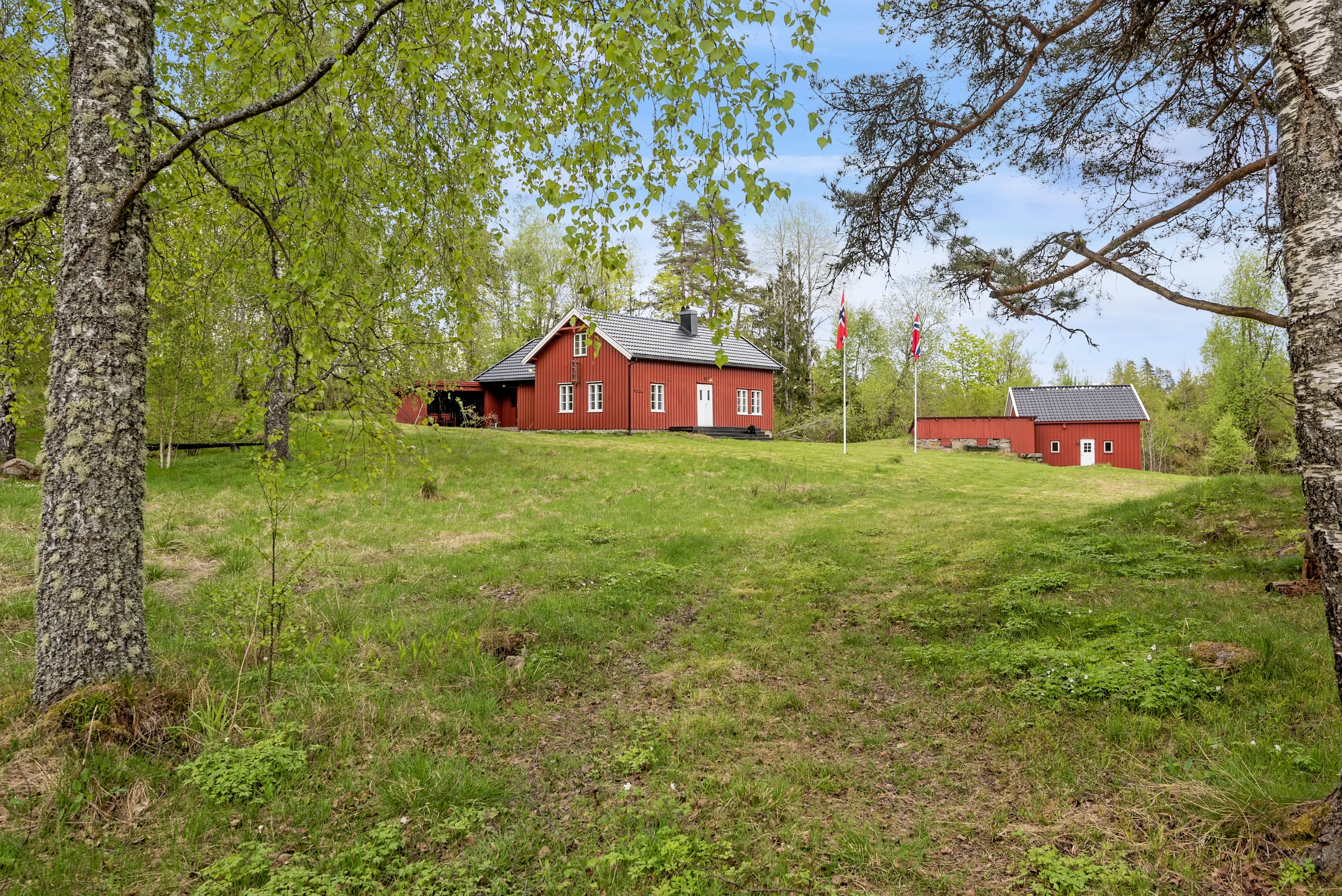 Historic 1900 Cabin in Sandefjord with Terrace and Expansive Woodland Lot - View image 31 of 33