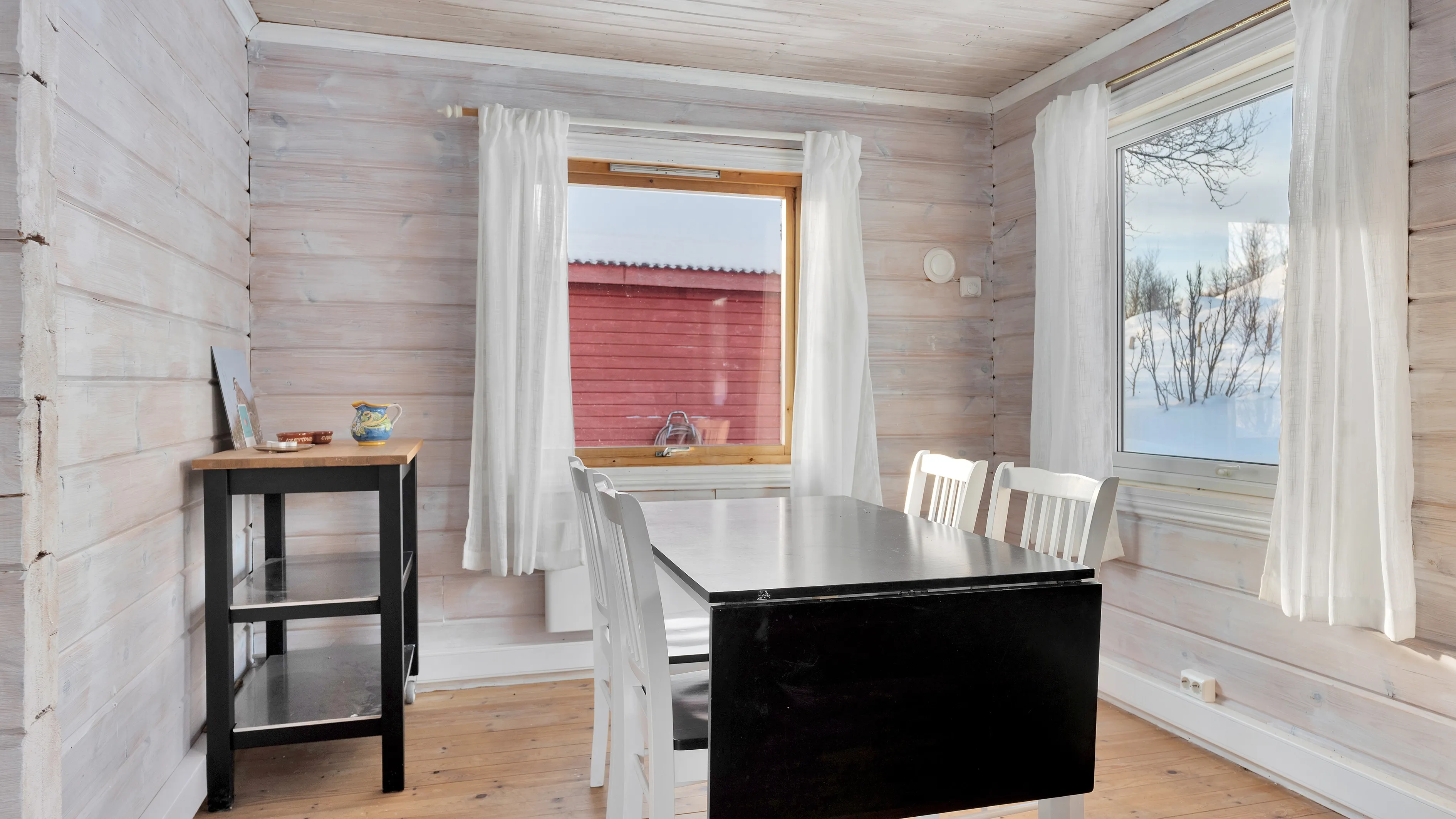Scenic 1989 Cabin with Terrace in Norway's Skulsfjord - View image 12 of 39