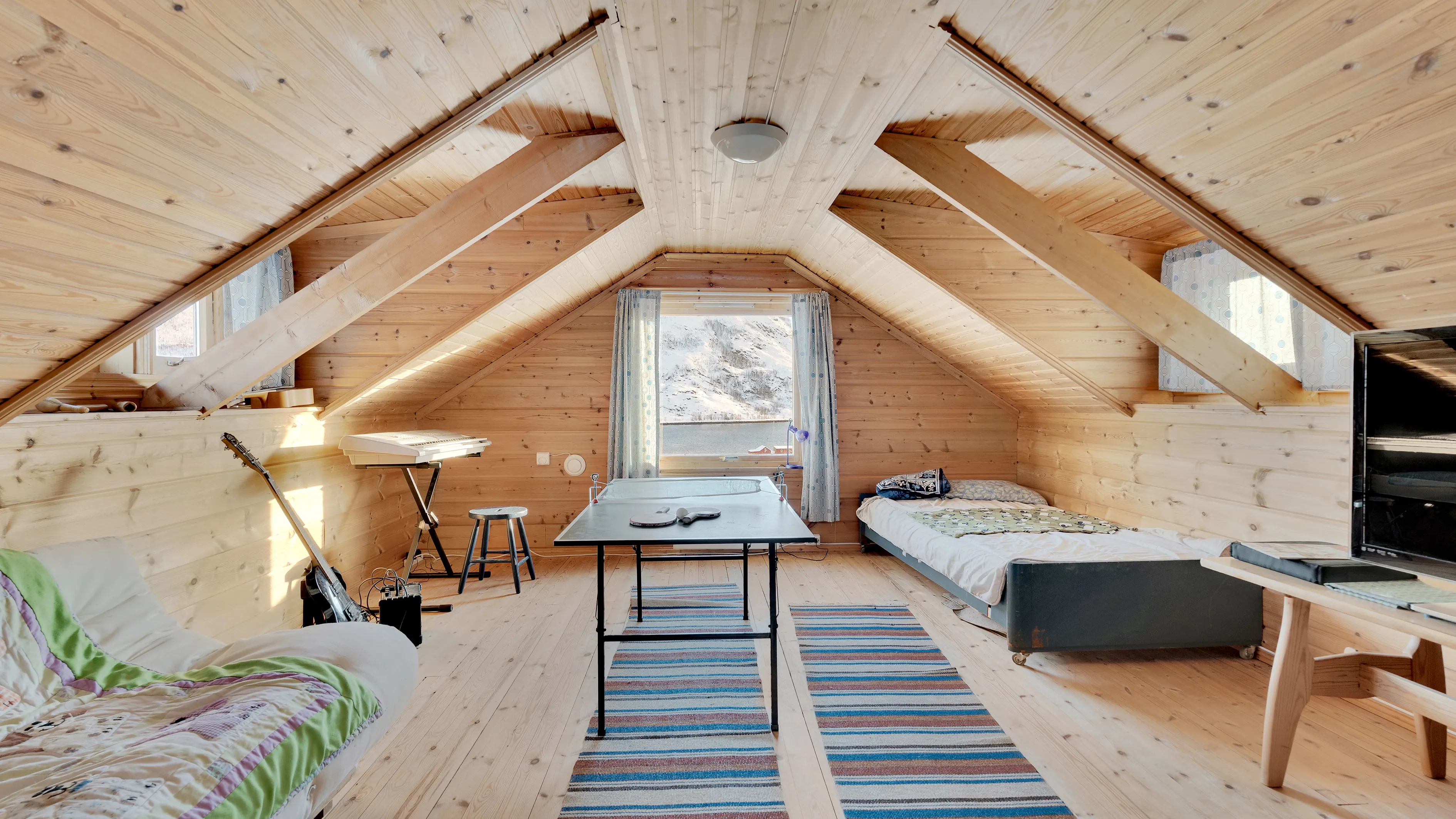 Scenic 1989 Cabin with Terrace in Norway's Skulsfjord - View image 13 of 39