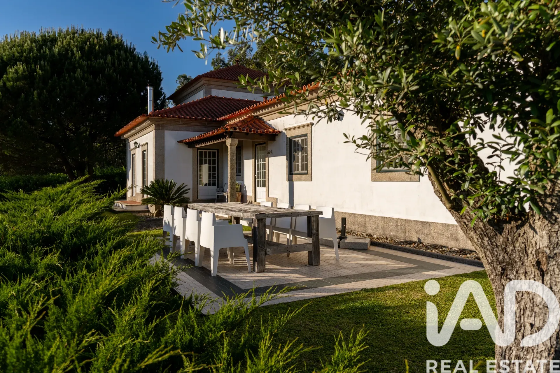 Contemporary 4-Bedroom House with Pool in Scenic Marrancos e Arcozelo, Portugal - Image 3