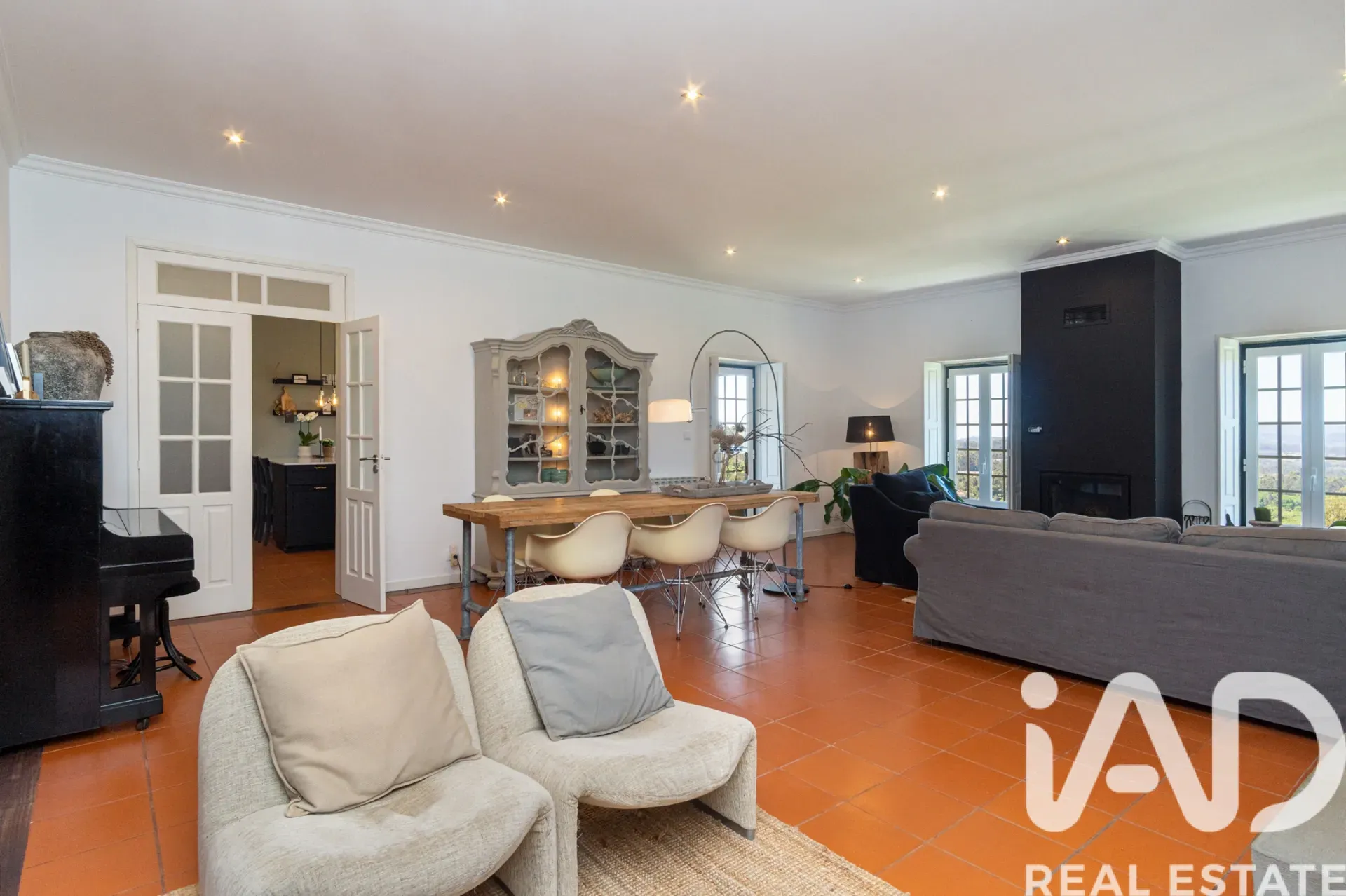 Contemporary 4-Bedroom House with Pool in Scenic Marrancos e Arcozelo, Portugal - View image 11 of 37