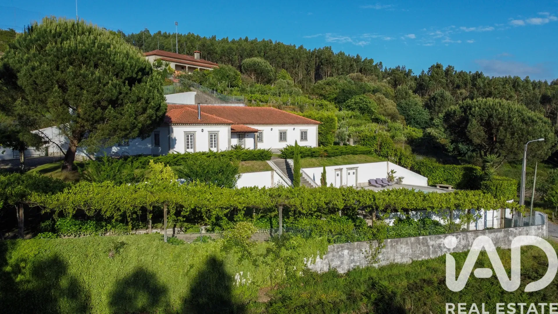 Contemporary 4-Bedroom House with Pool in Scenic Marrancos e Arcozelo, Portugal - View image 32 of 37