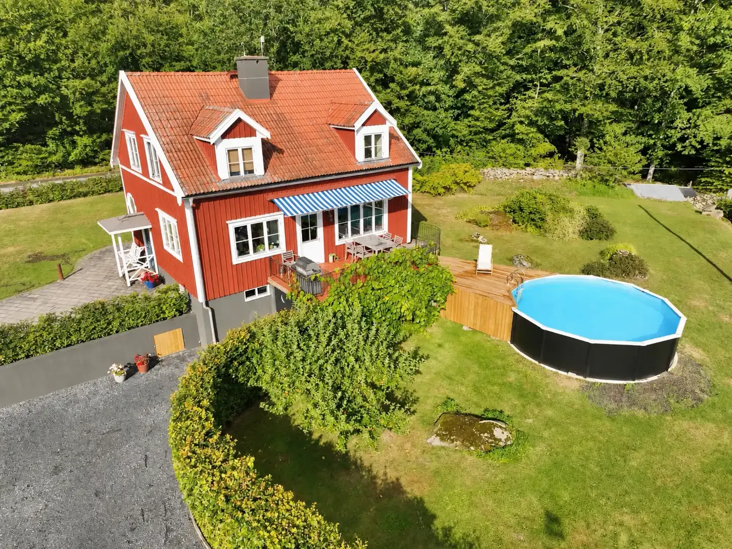 1949 Swedish Farmhouse with Pool and Acreage in Kronoberg - Image 3