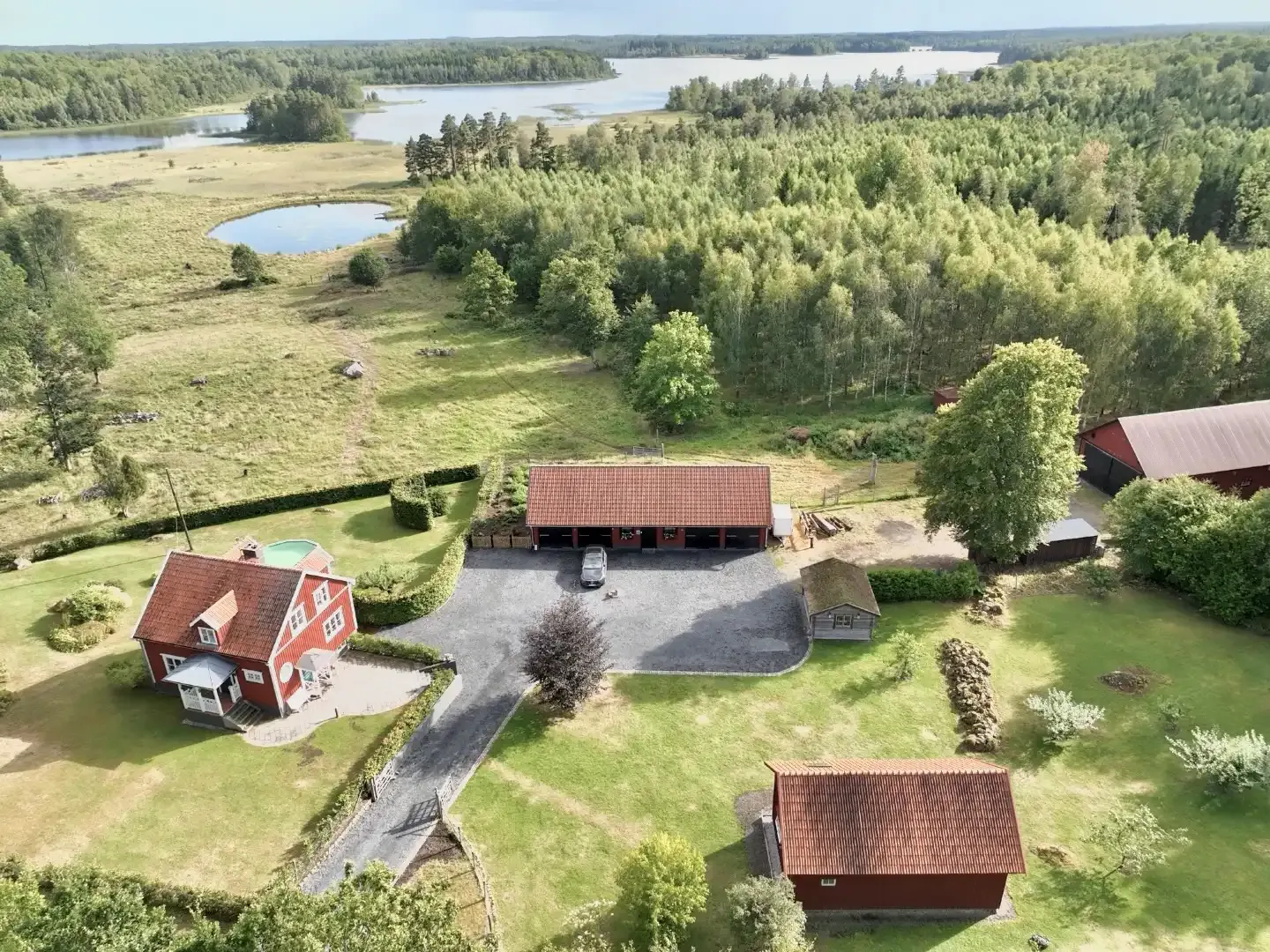 1949 Swedish Farmhouse with Pool and Acreage in Kronoberg - View image 10 of 64