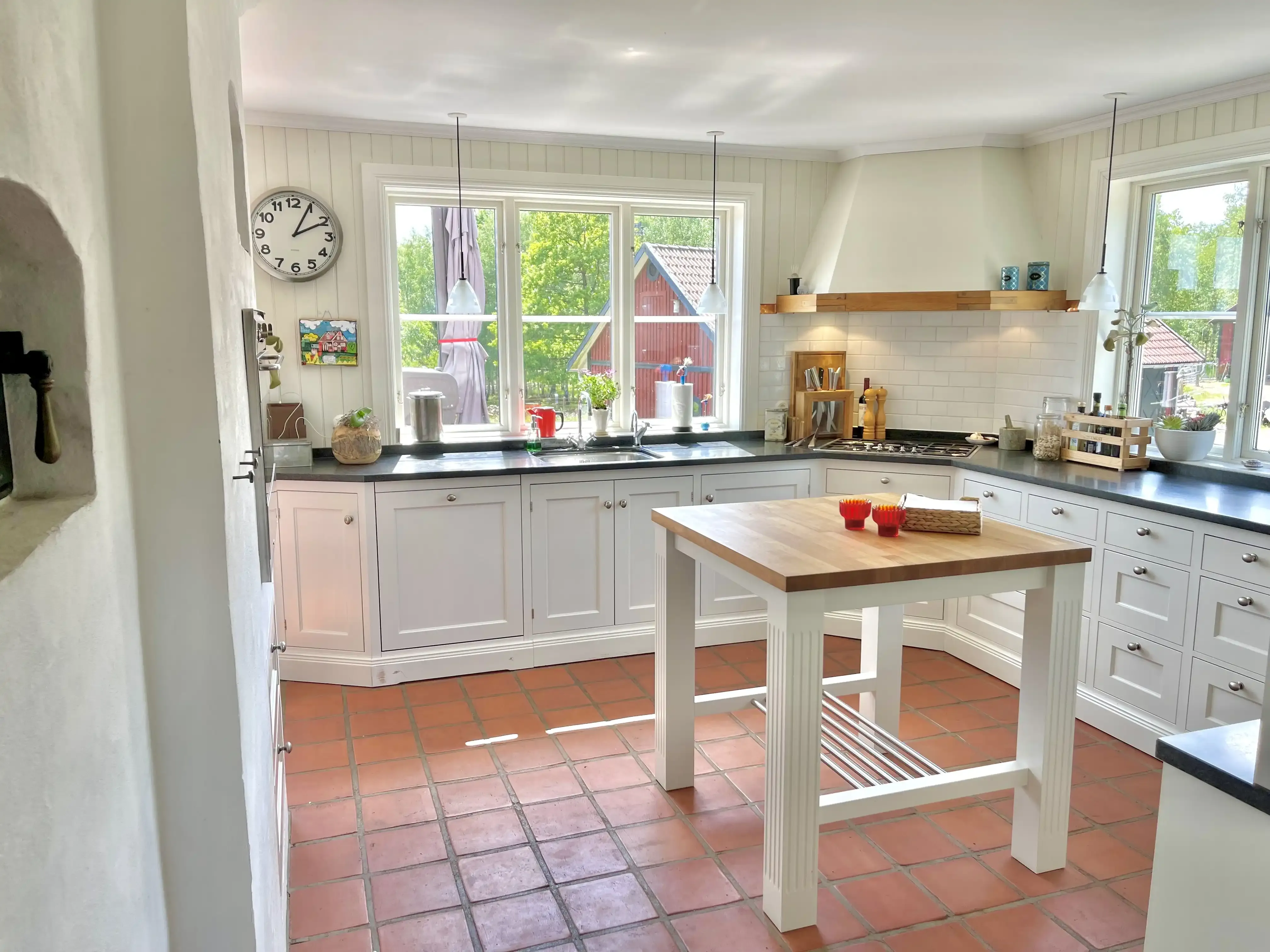 1949 Swedish Farmhouse with Pool and Acreage in Kronoberg - View image 16 of 64