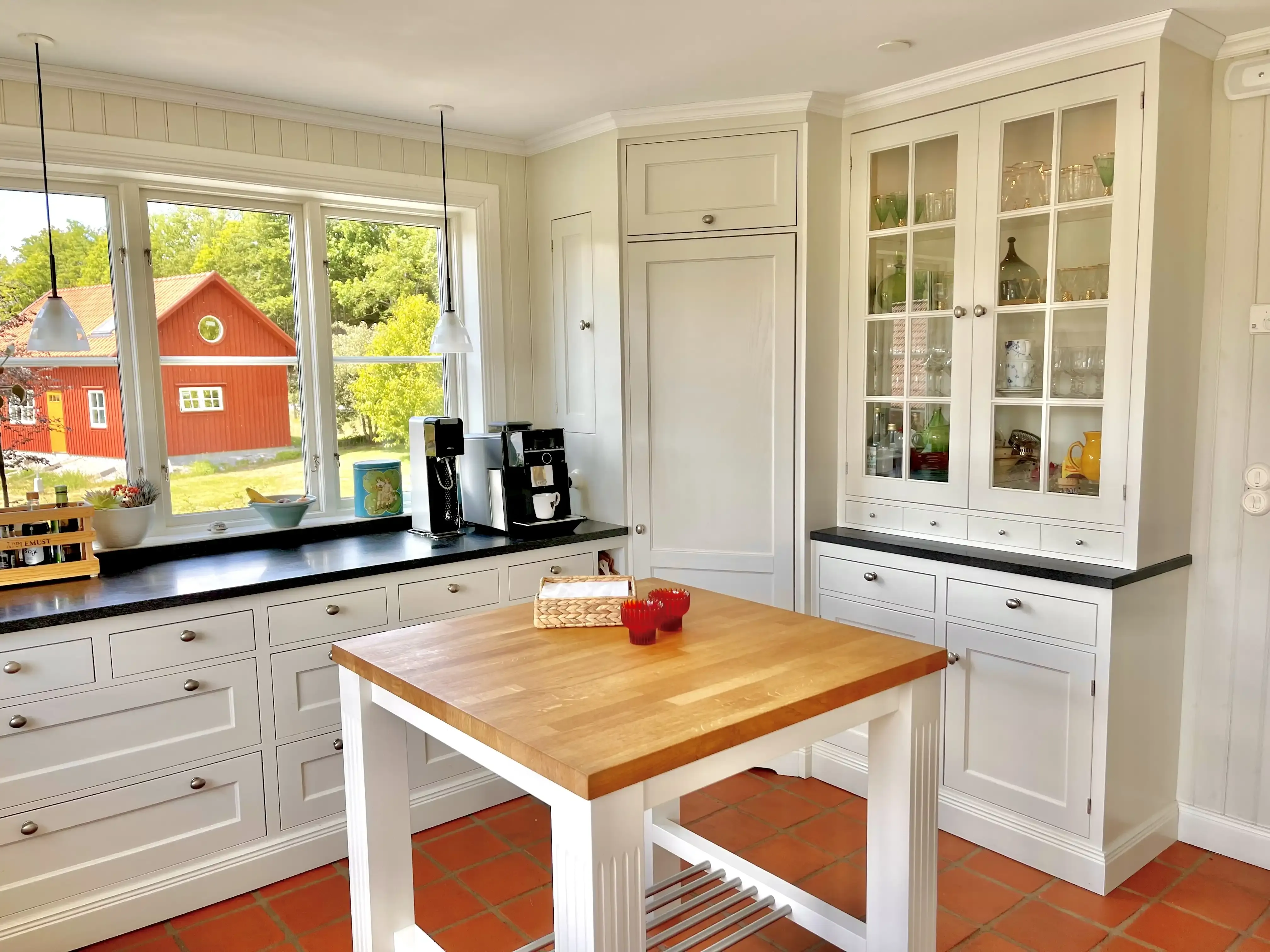 1949 Swedish Farmhouse with Pool and Acreage in Kronoberg - View image 17 of 64