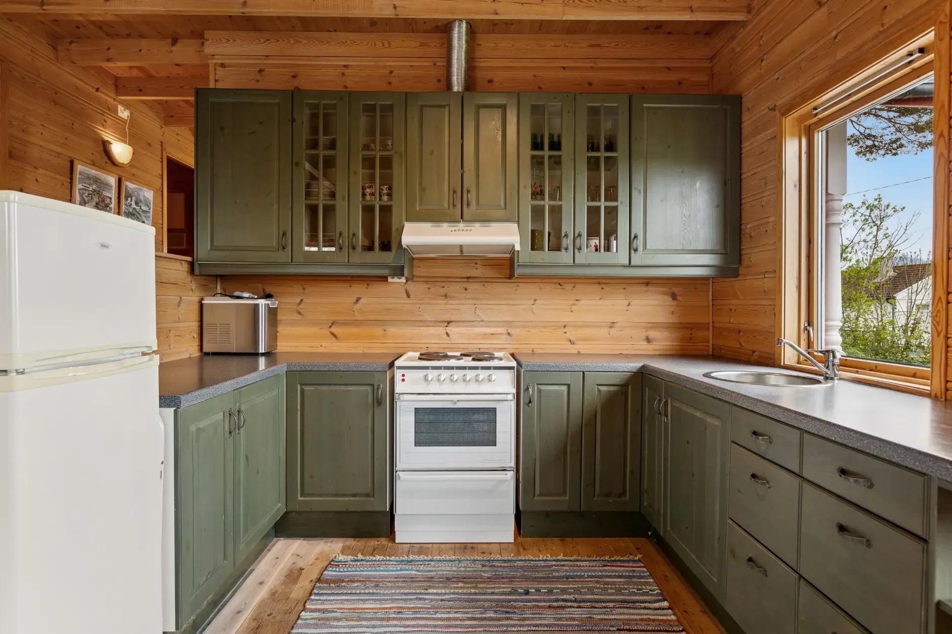 1990s Norwegian Country House with 4 Bedrooms and Sea Proximity - View image 10 of 33