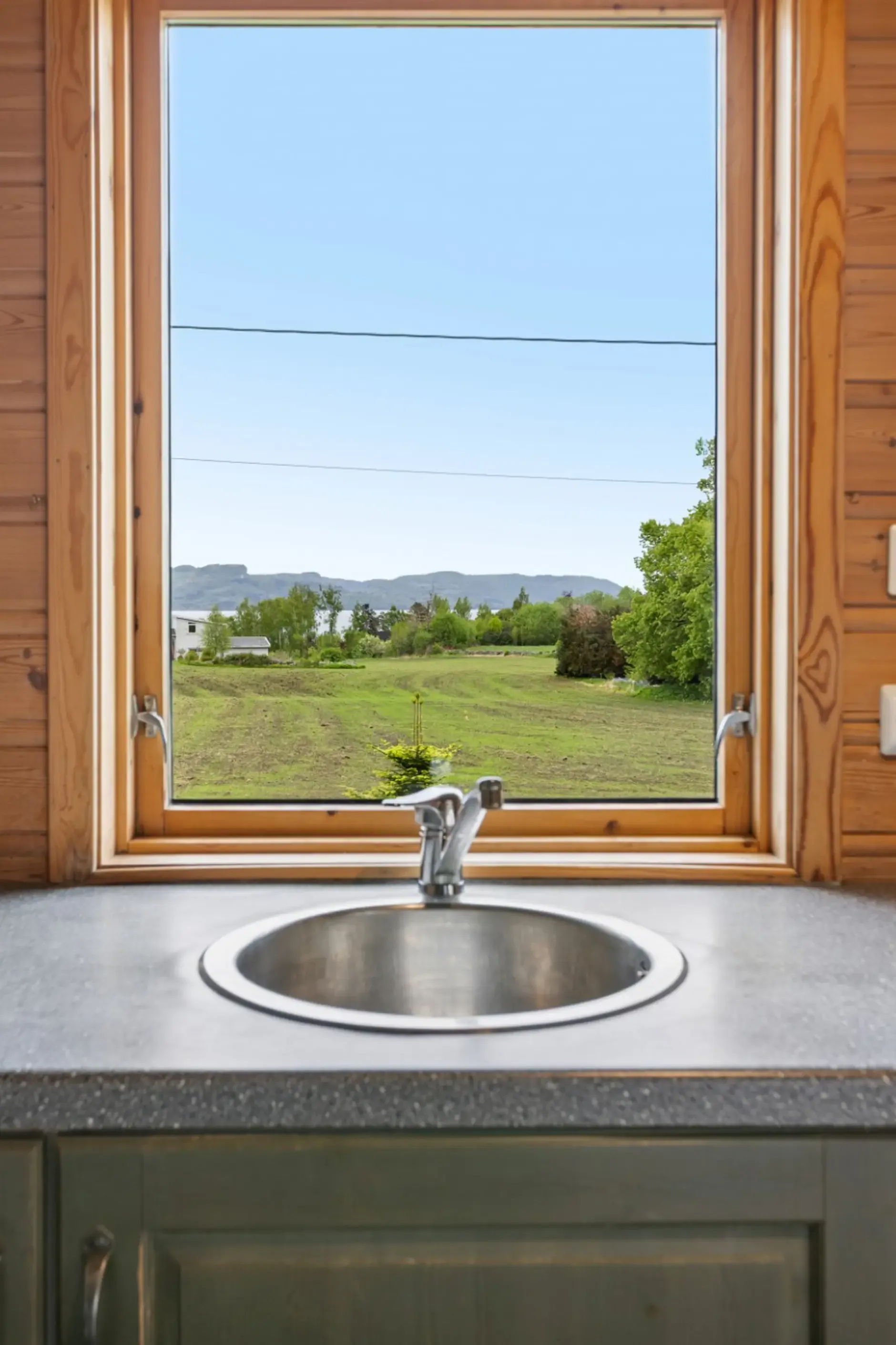 1990s Norwegian Country House with 4 Bedrooms and Sea Proximity - View image 11 of 33