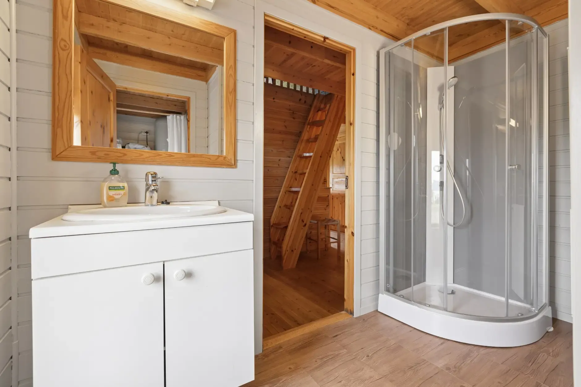 1990s Norwegian Country House with 4 Bedrooms and Sea Proximity - View image 16 of 33