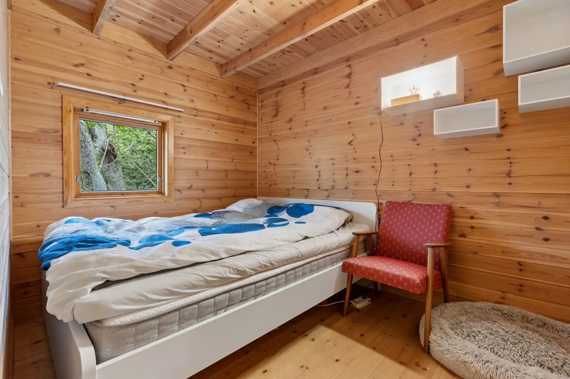 1990s Norwegian Country House with 4 Bedrooms and Sea Proximity - View image 20 of 33