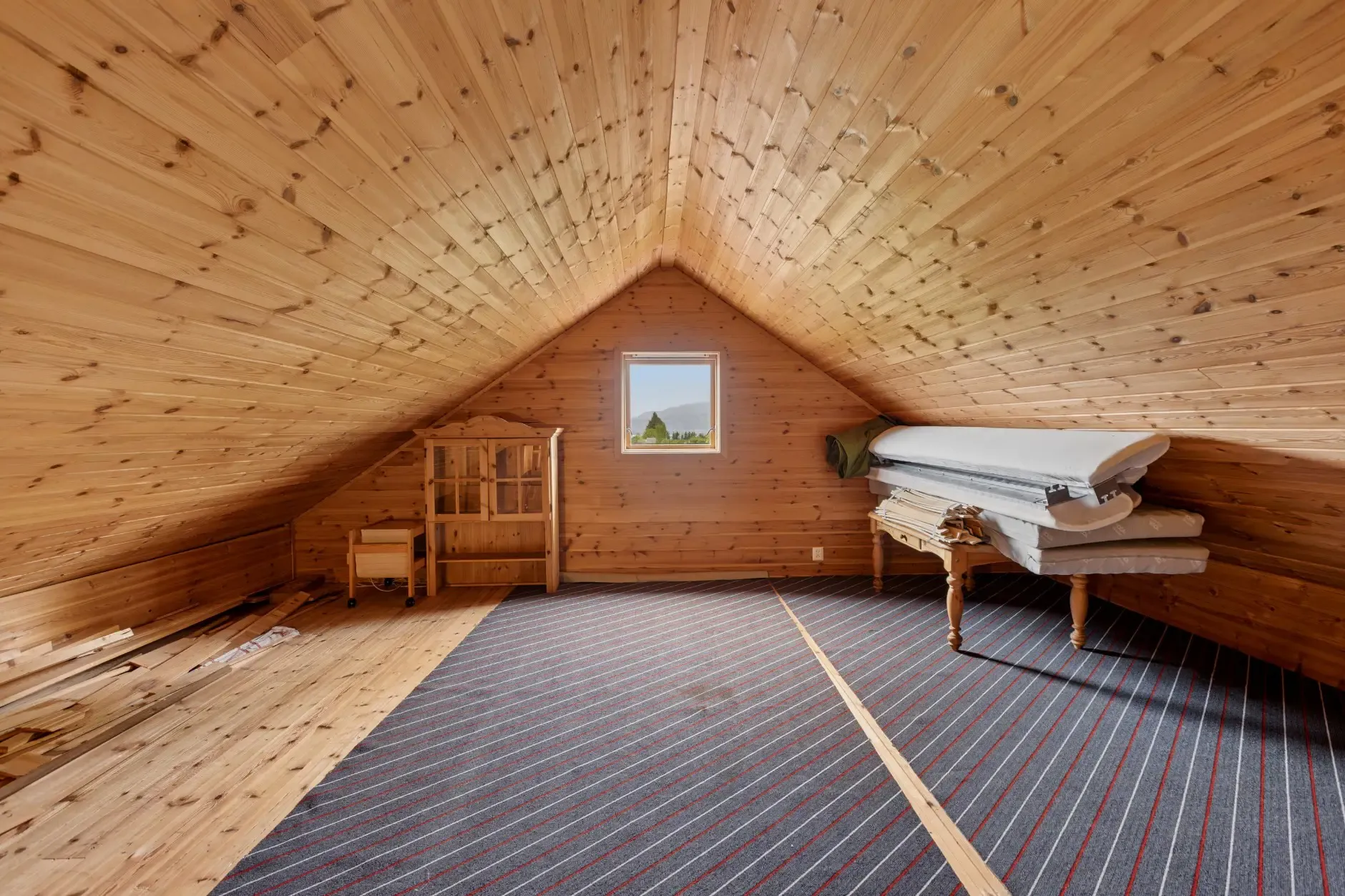 1990s Norwegian Country House with 4 Bedrooms and Sea Proximity - View image 25 of 33