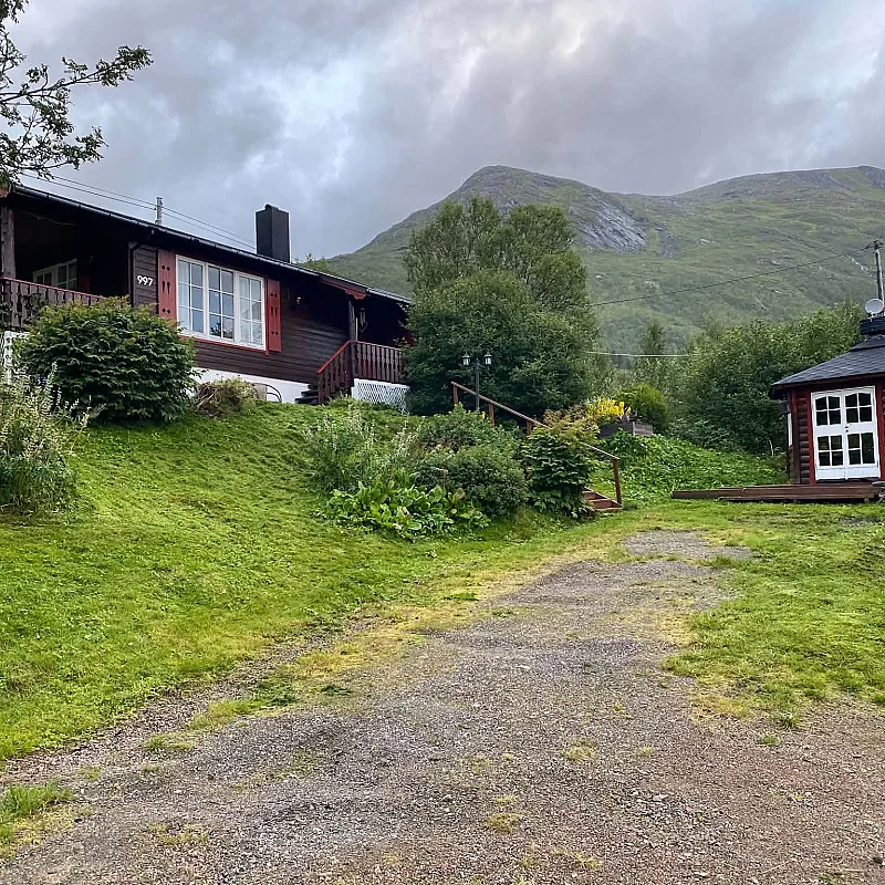 Norwegian Cabin with Garden and Terrace near Gullesfjord