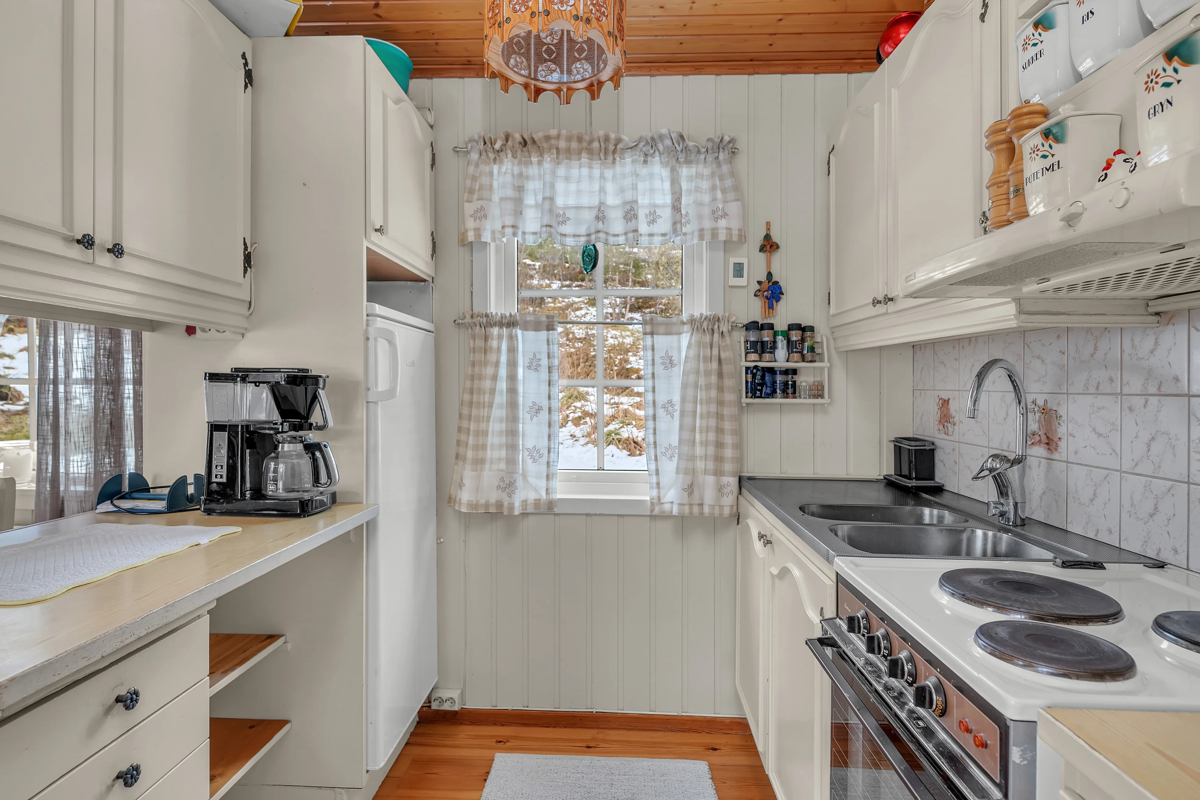 Norwegian Cabin with Garden and Terrace near Gullesfjord - View image 10 of 30
