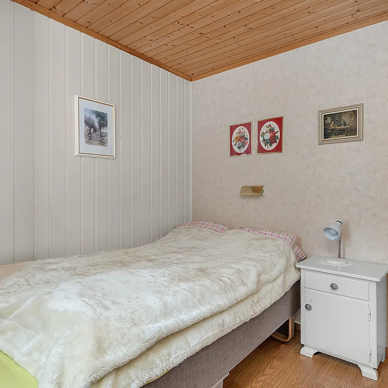 View image 12