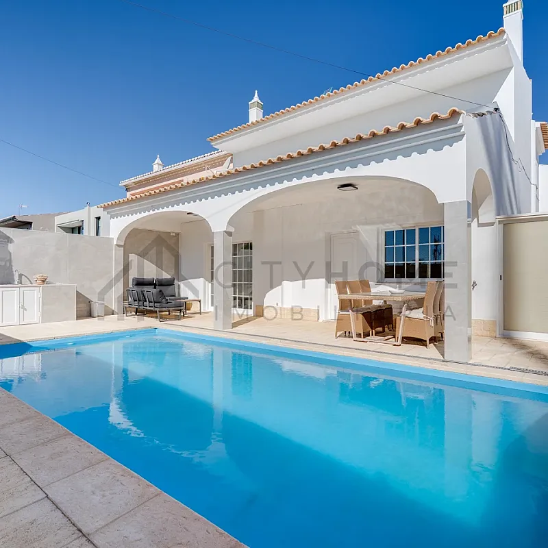 Modern 3-Bedroom Villa with Pool and Terrace in Vibrant Lagoa, Portugal