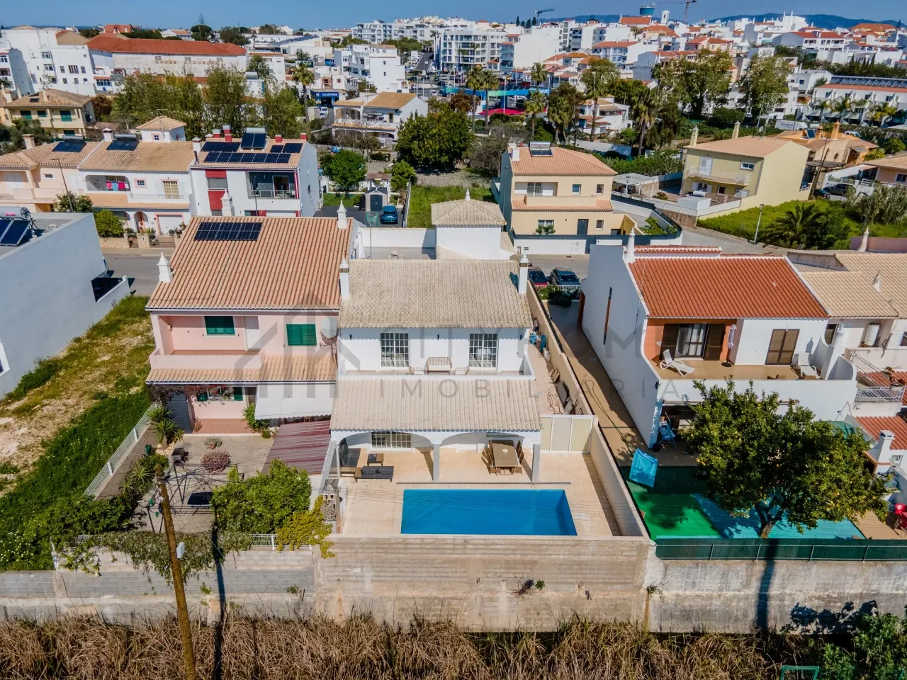 Modern 3-Bedroom Villa with Pool and Terrace in Vibrant Lagoa, Portugal - Image 5