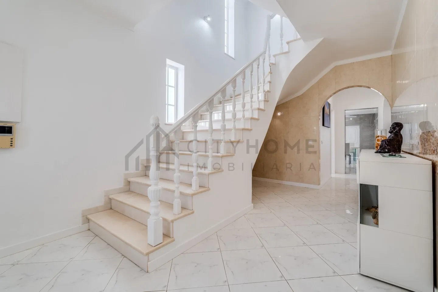 Modern 3-Bedroom Villa with Pool and Terrace in Vibrant Lagoa, Portugal - View image 7 of 50